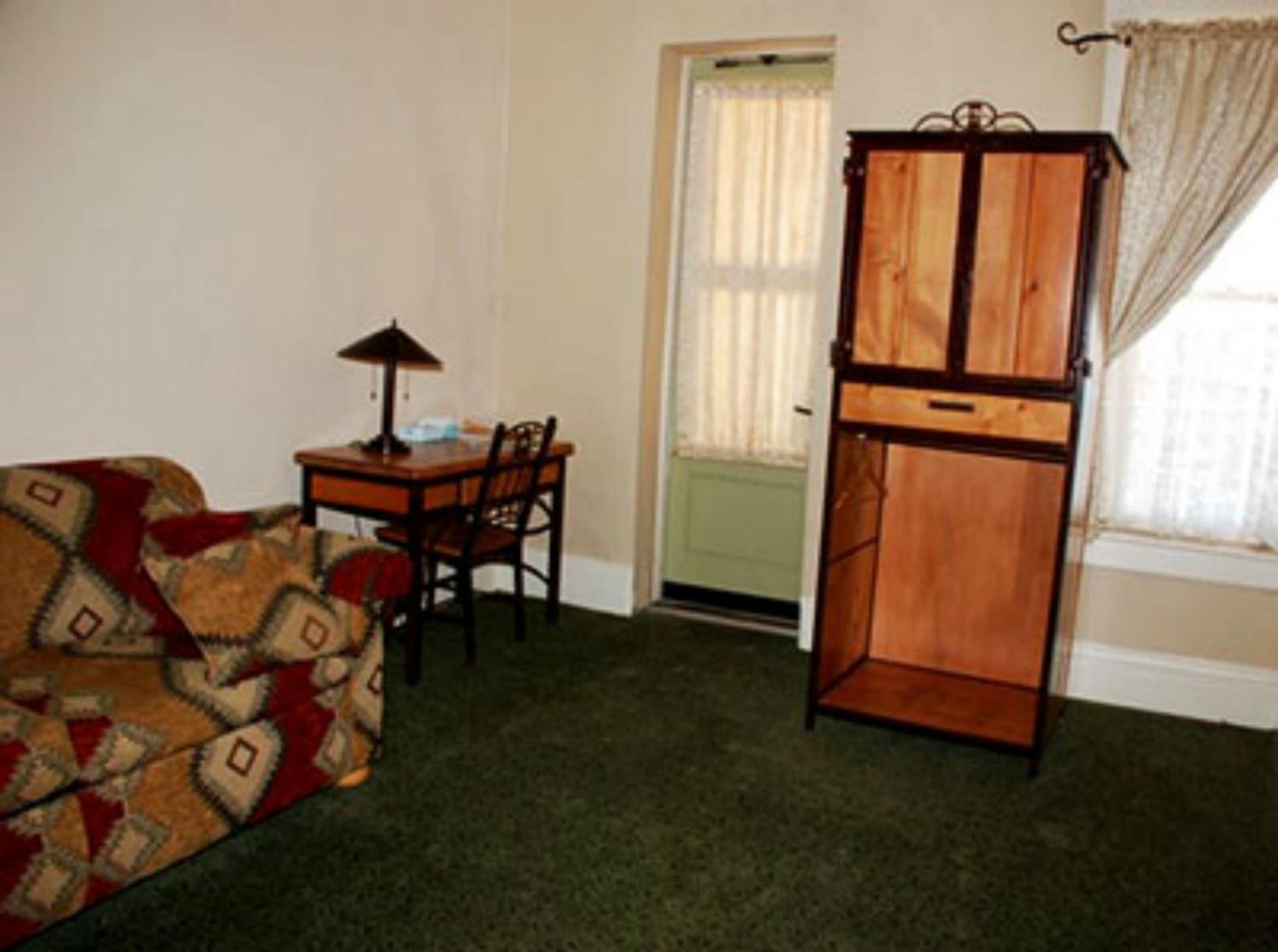 King Suite with Spa Bath photo 3