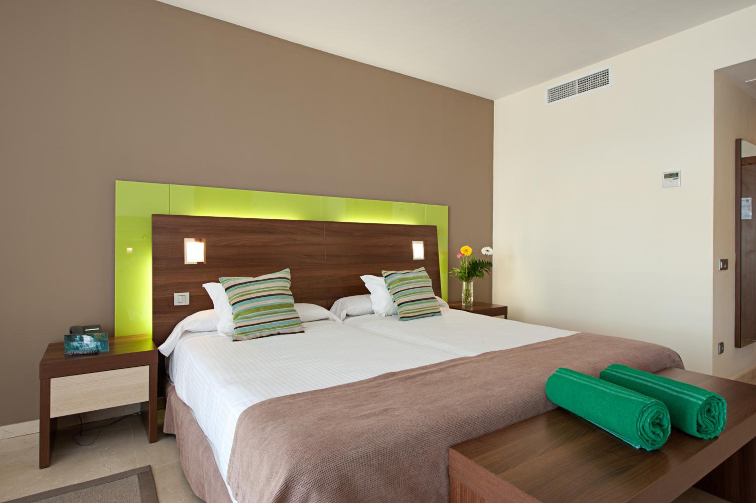 Habitación Doble con Vista al Mar y Parque Acuático