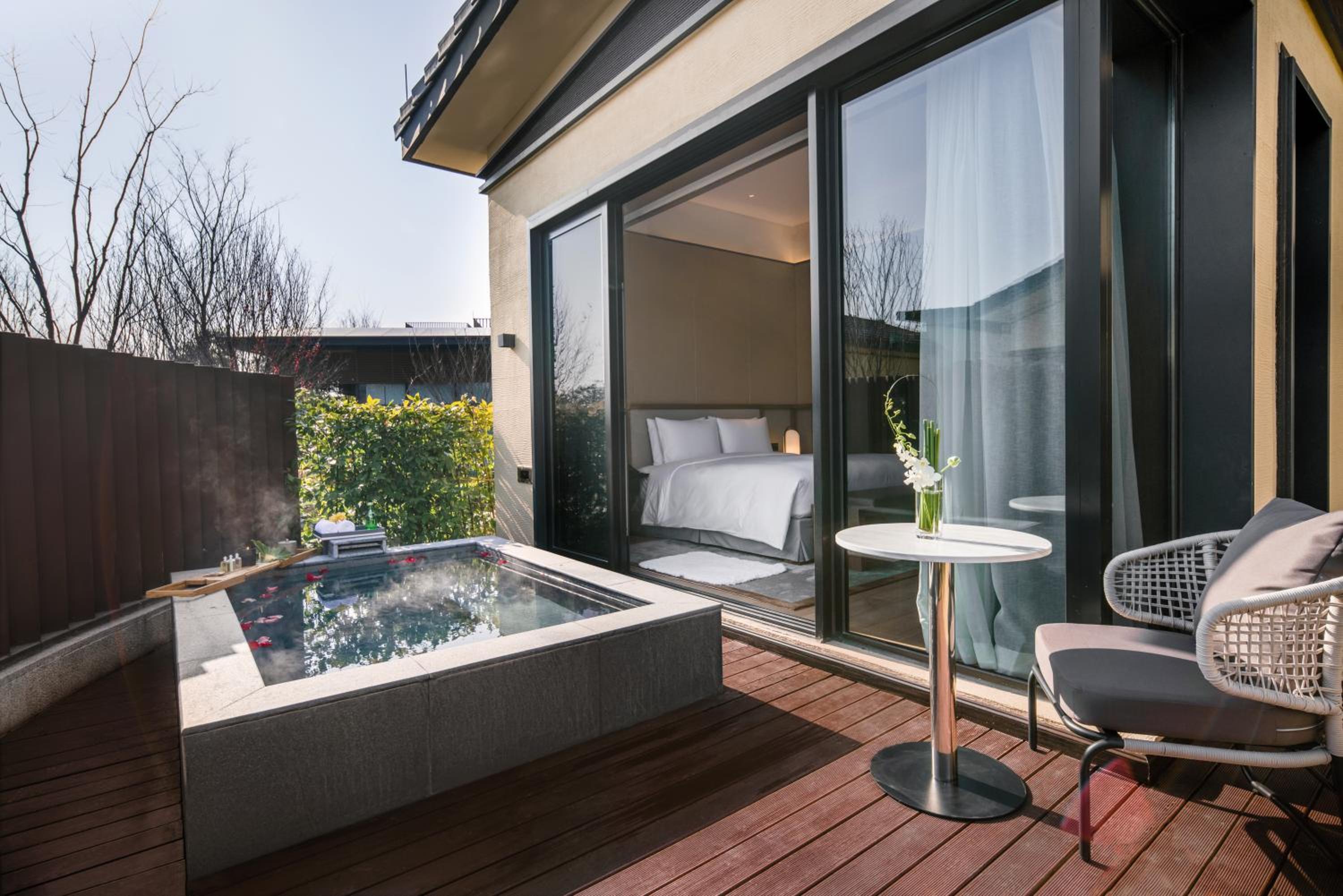 Villa with King Bed and Garden View - Photo 2