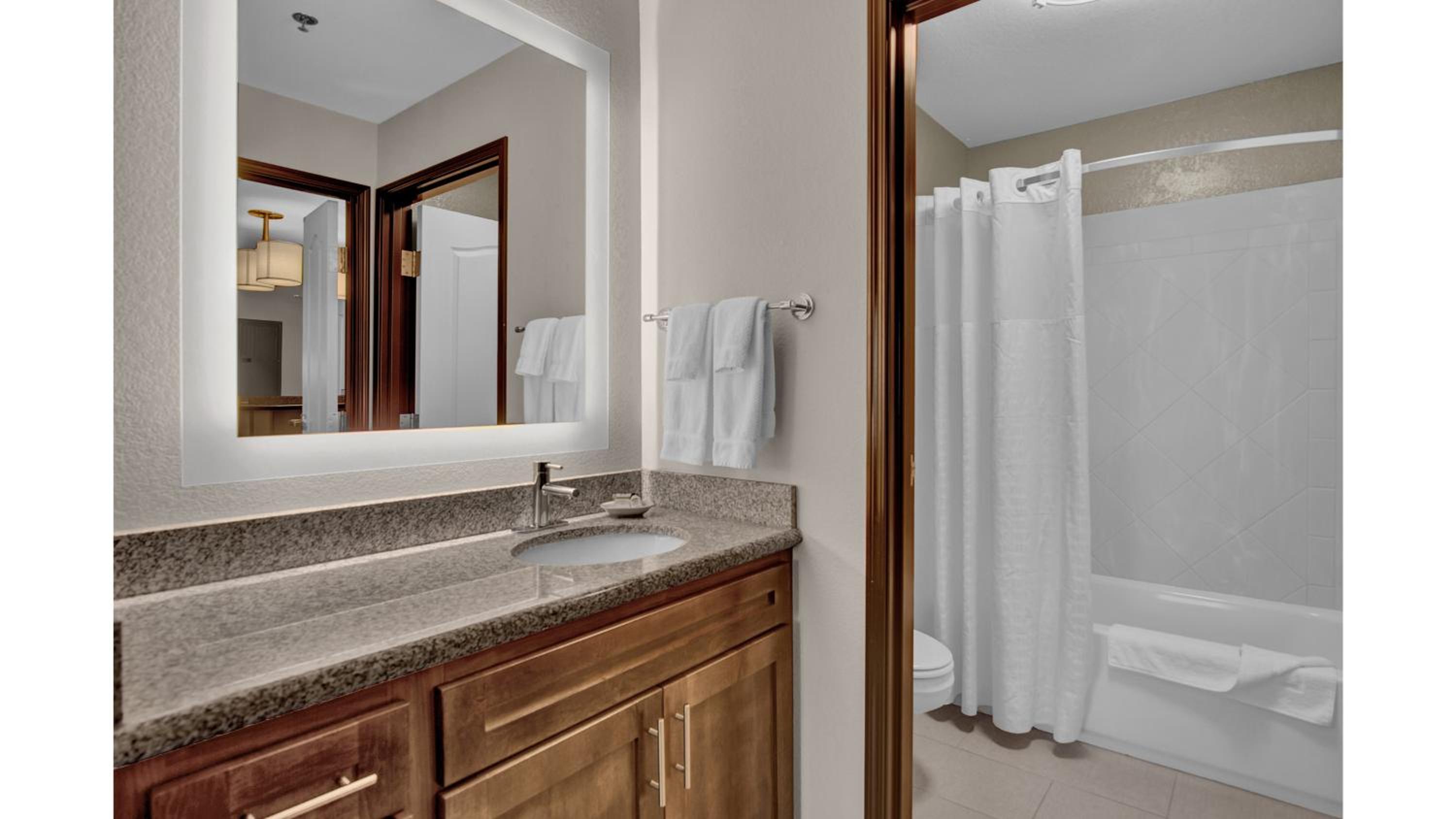 Two-Bedroom Suite with One King Bed and One Queen Bed - Photo 5