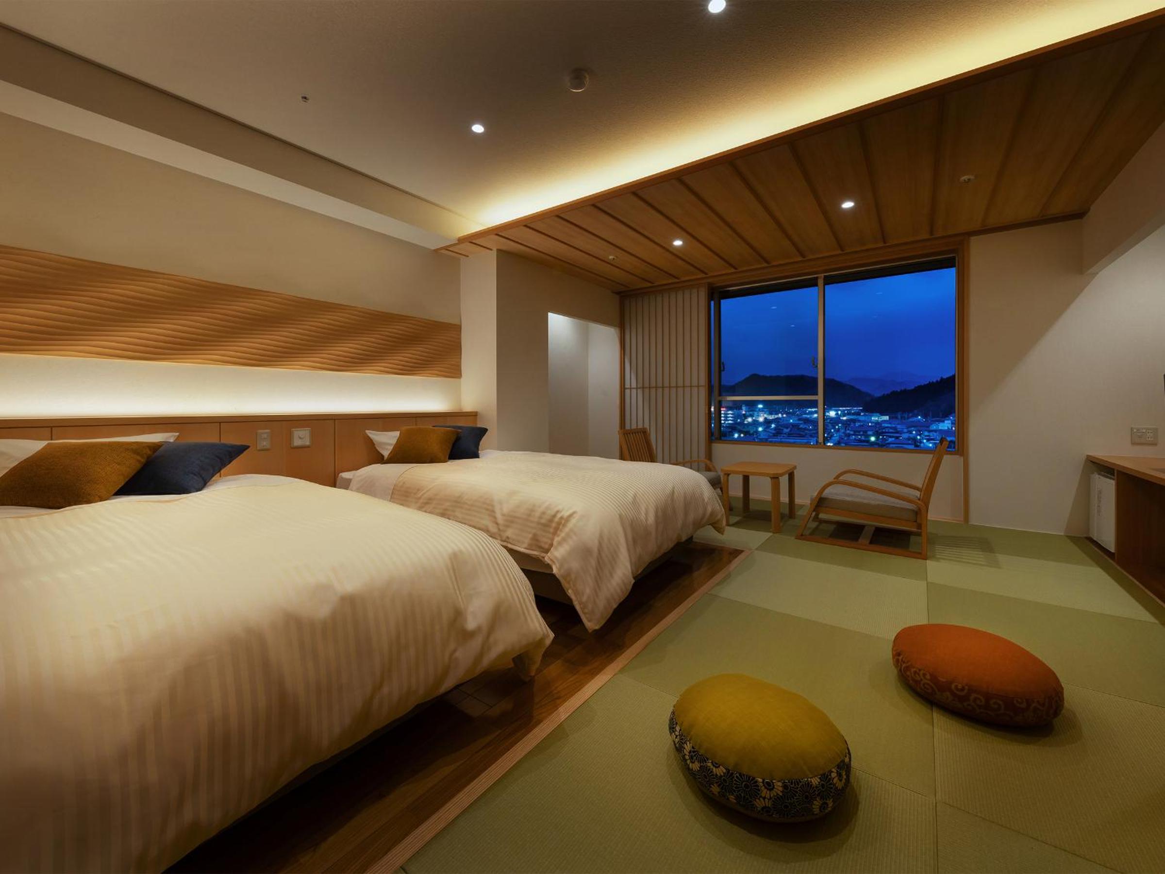 Superior Japanese-Style Room with Beds & Shower room photo 2