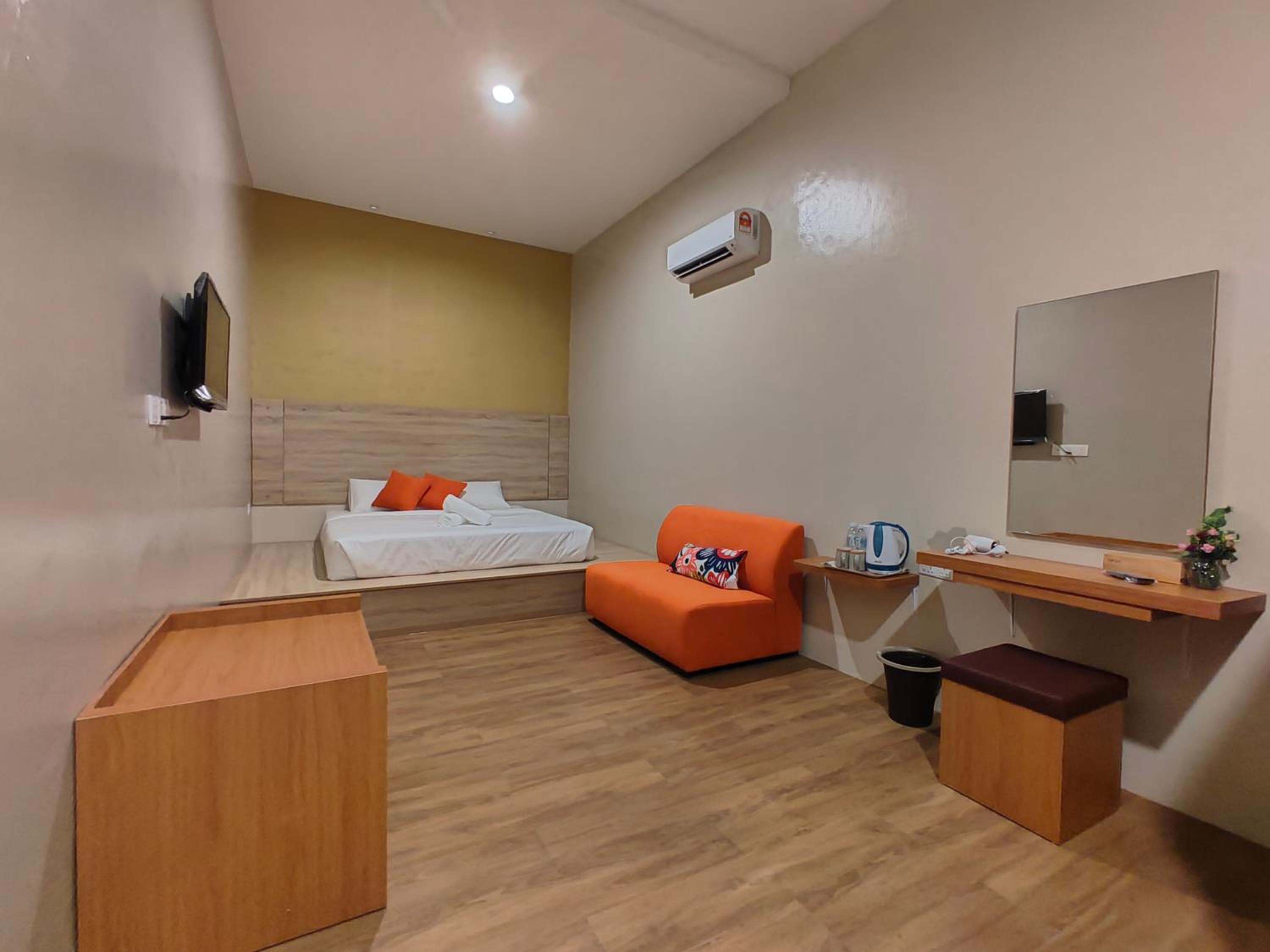 Deluxe King Room - Photo 1