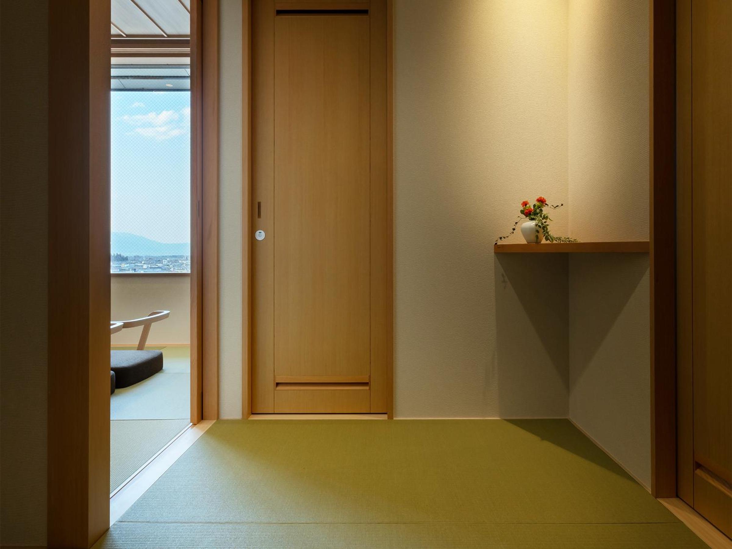 Superior Japanese-Style Room with Beds & Bath room photo 3