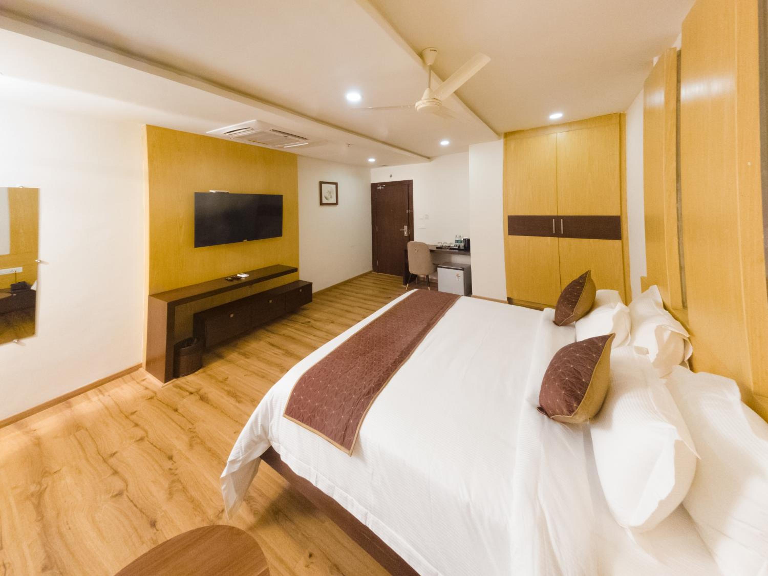 Superior King Room - Photo 1