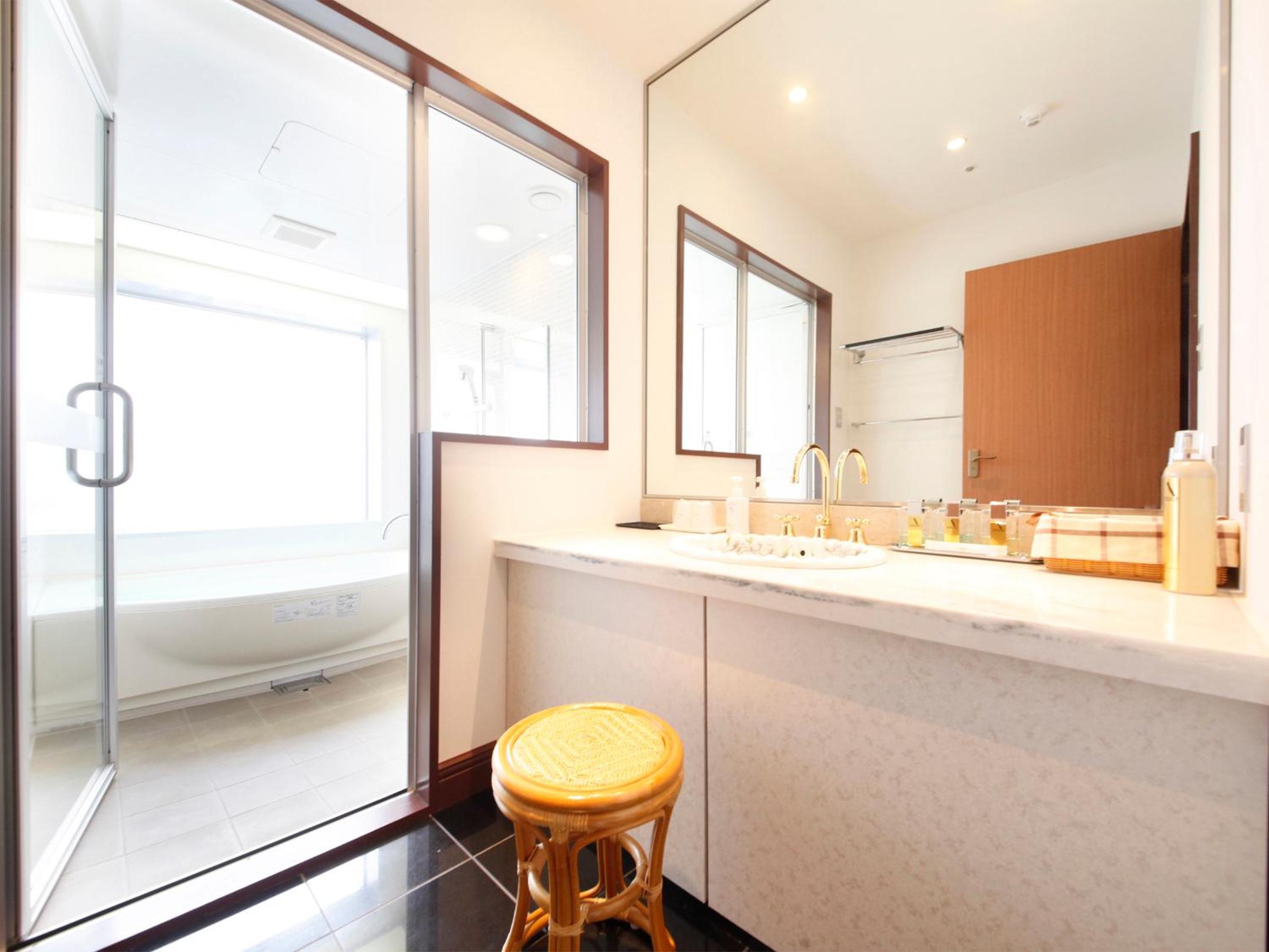 Deluxe Suite photo 2