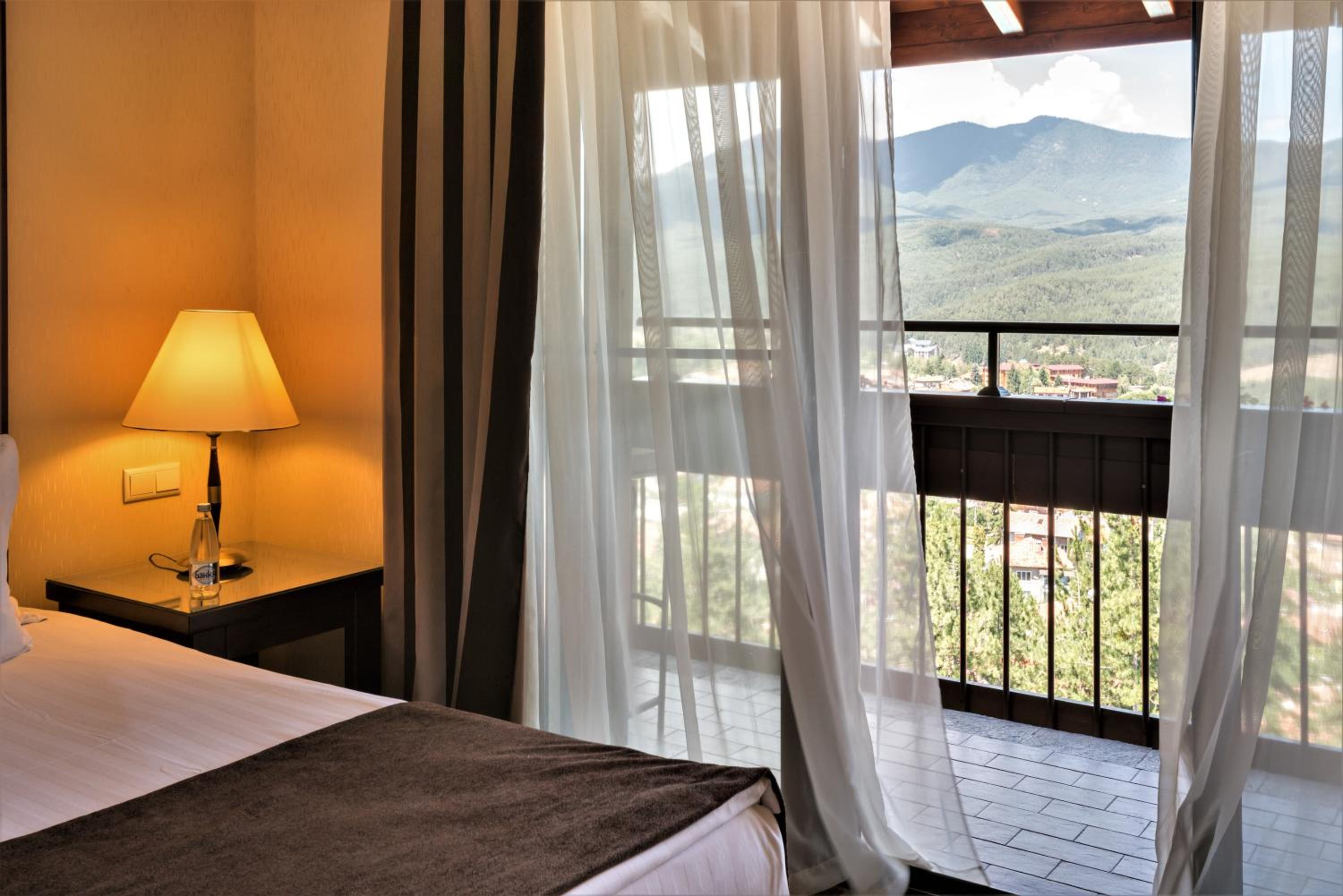 Deluxe Studio With Terrace And Mountain View - 3 Adults