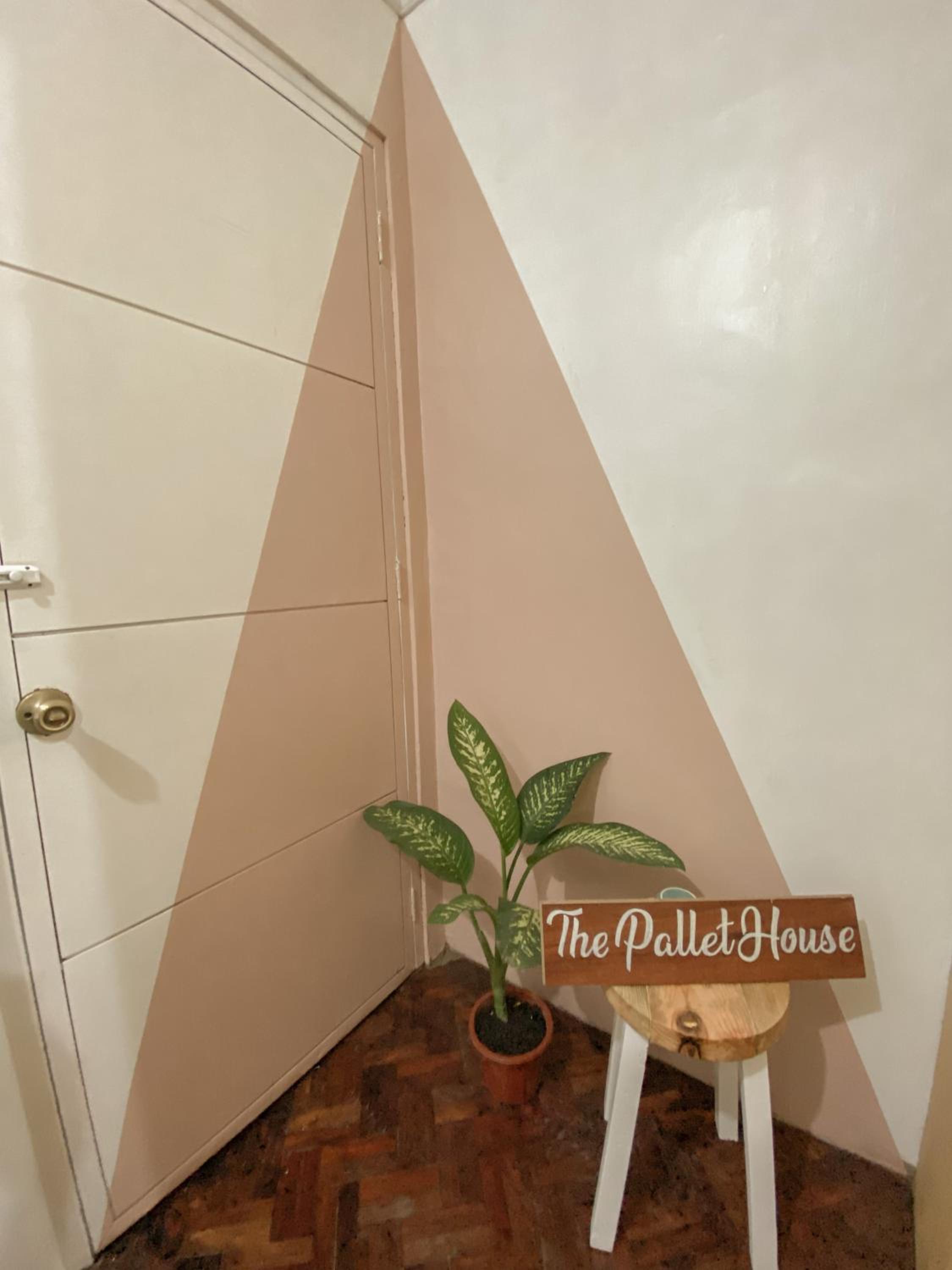Double Room with Shared Bathroom photo 2