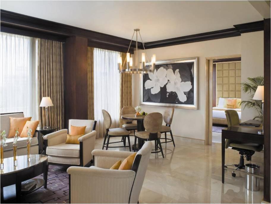 Presidential Suite with 2 way Airport Transfer photo 2