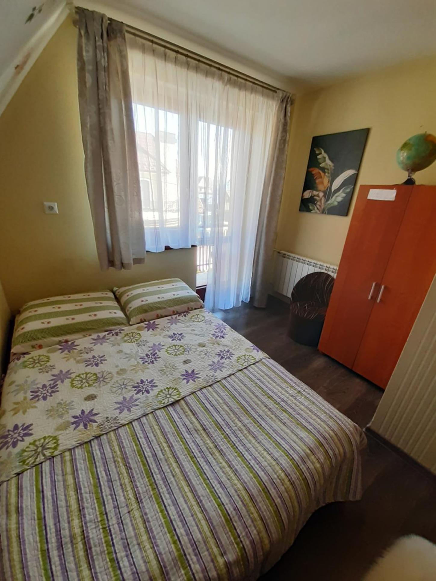 Double Room with Balcony - Photo 3