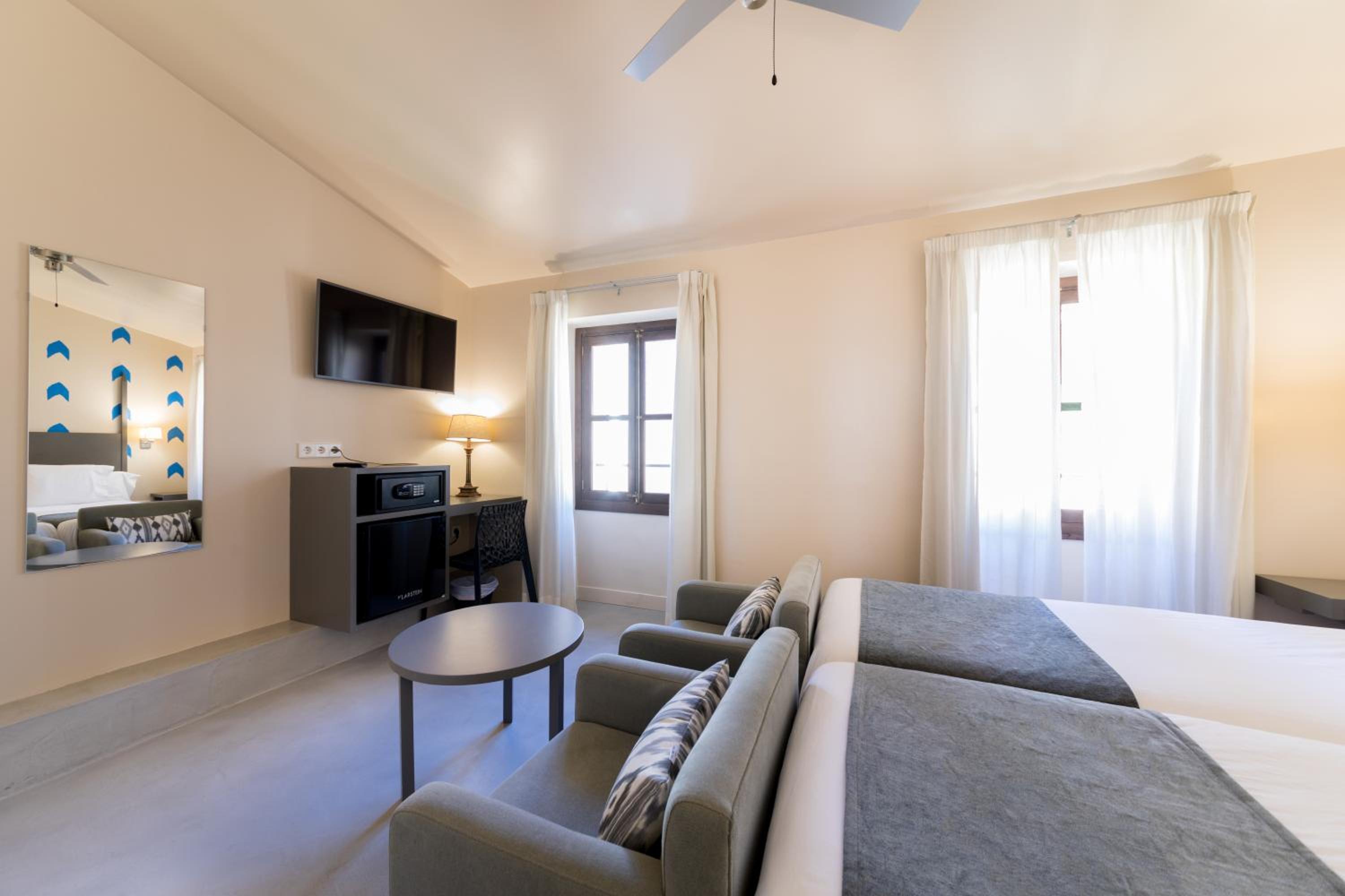 Double or Twin Room - Photo 19