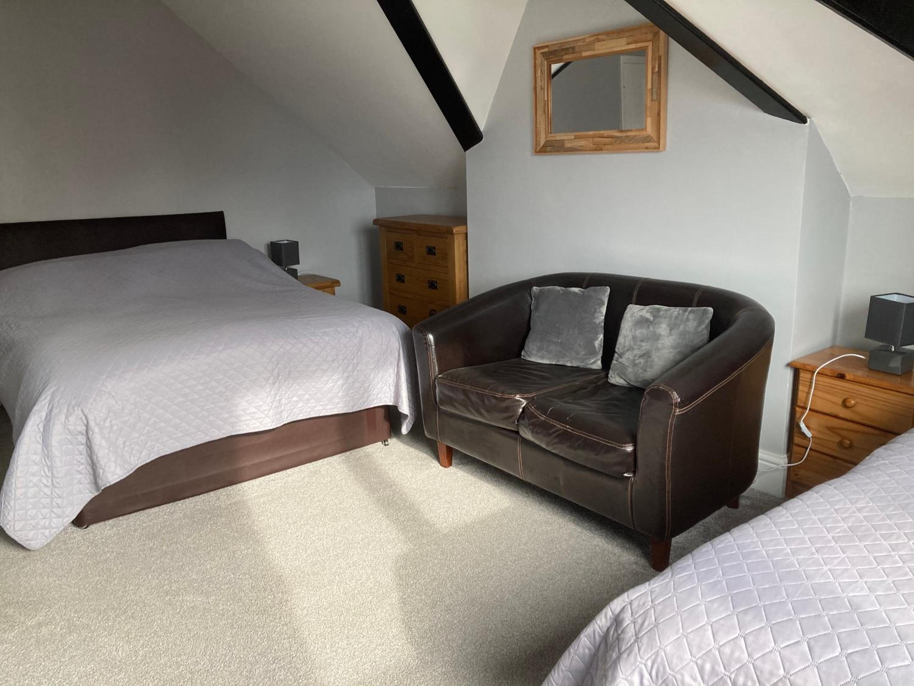 Double or Twin Room - Photo 1