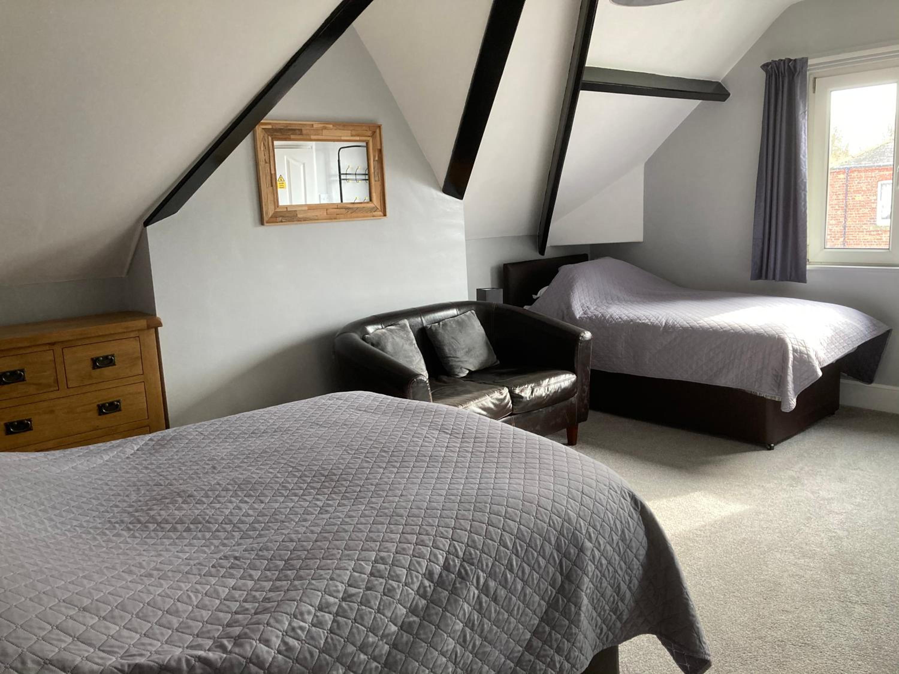 Double or Twin Room - Photo 2