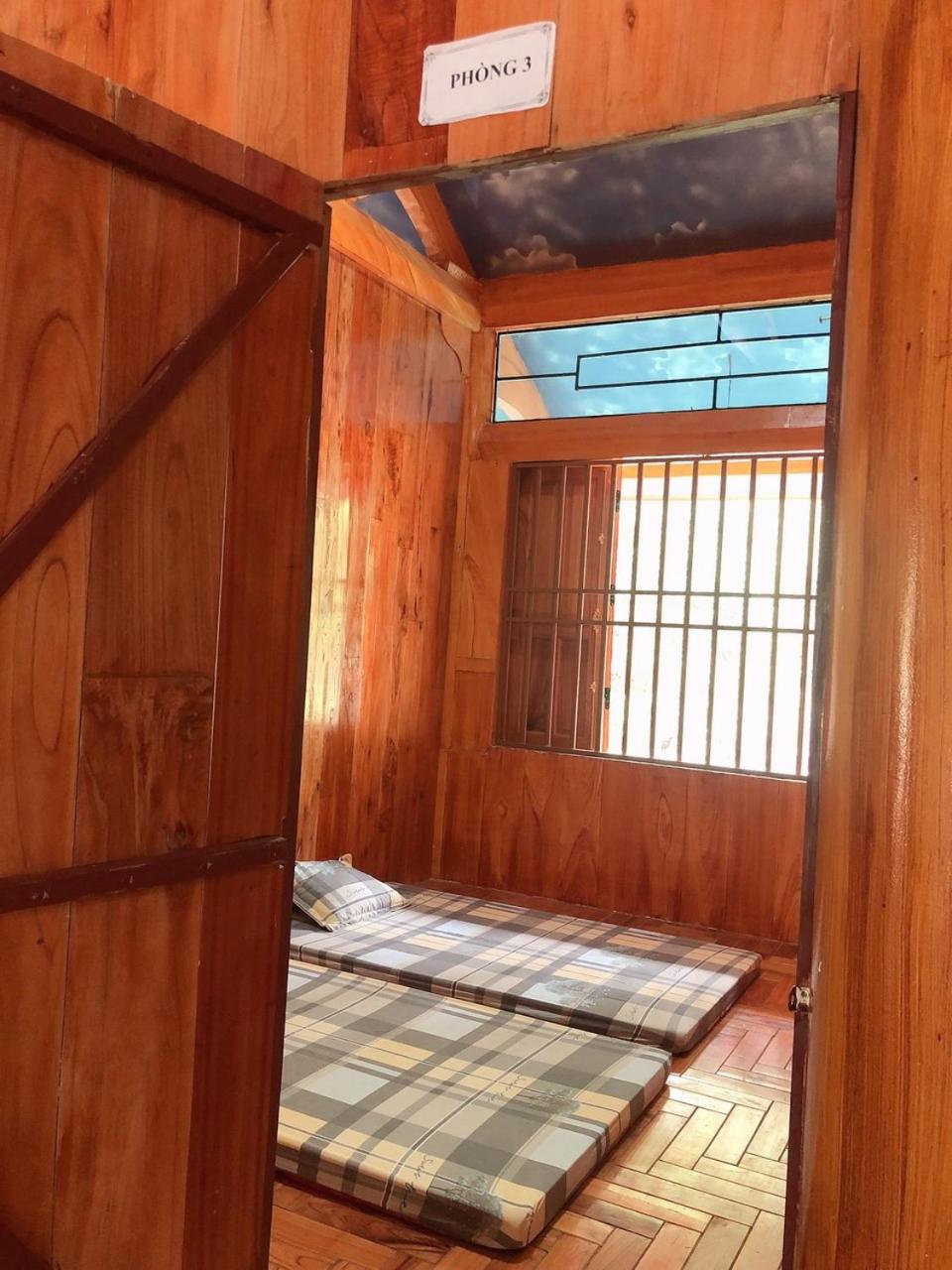 Family Room with Mountain View photo 1