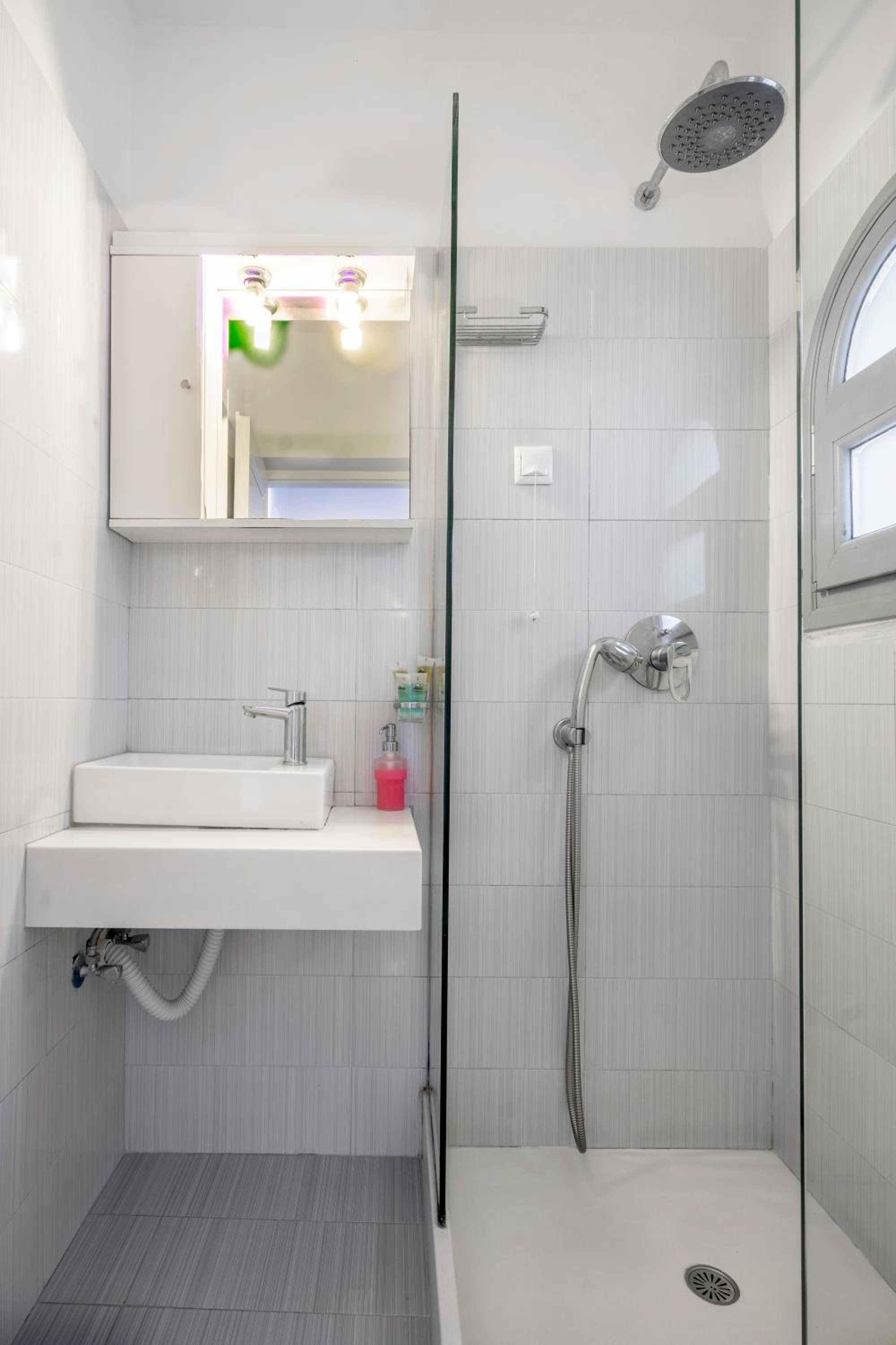 Studio (2 Adults) - Photo 12