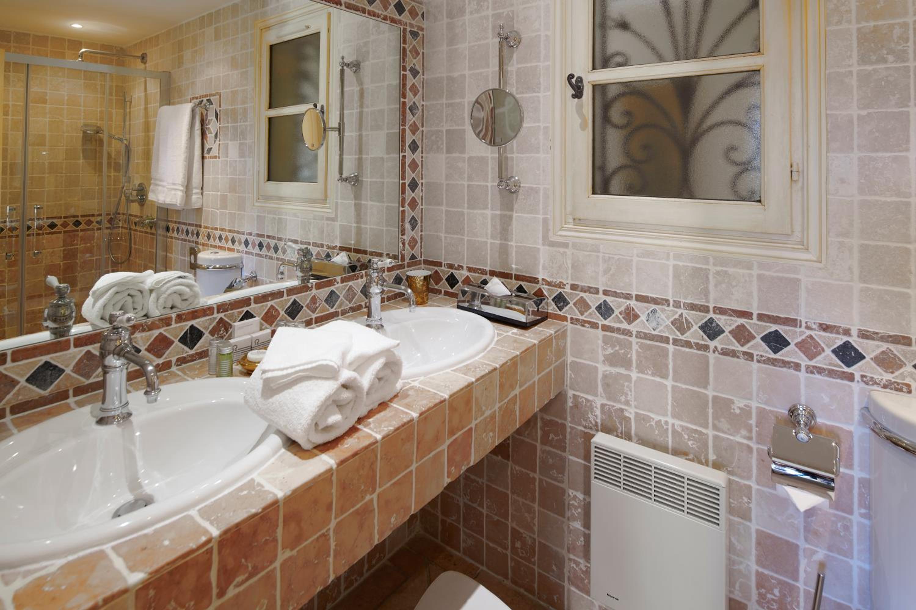 Superior Room - Photo 5