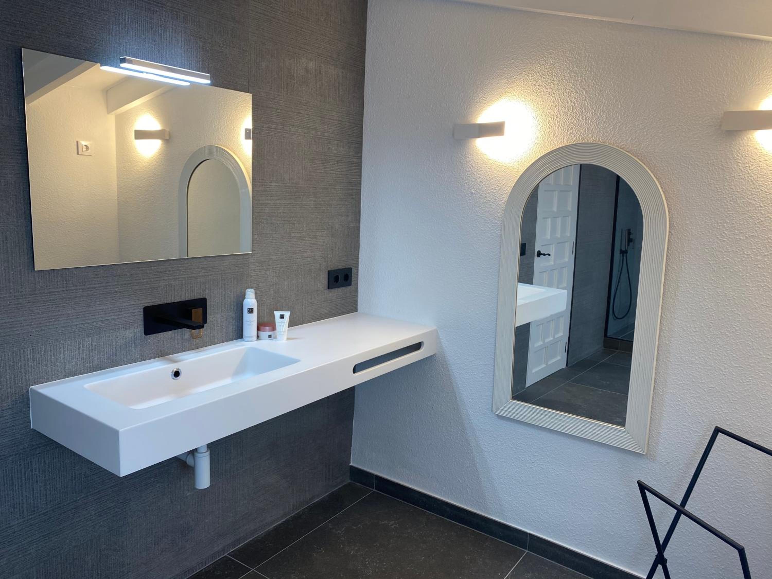 Deluxe Double Room With Balcony And Sea View photo 3