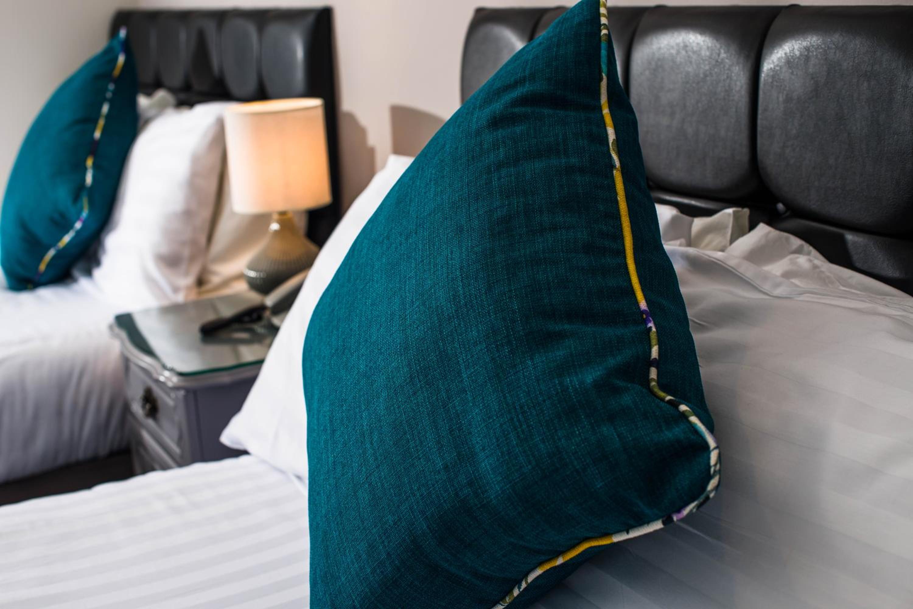 Deluxe Double Room (2 Adults + 1 Child)