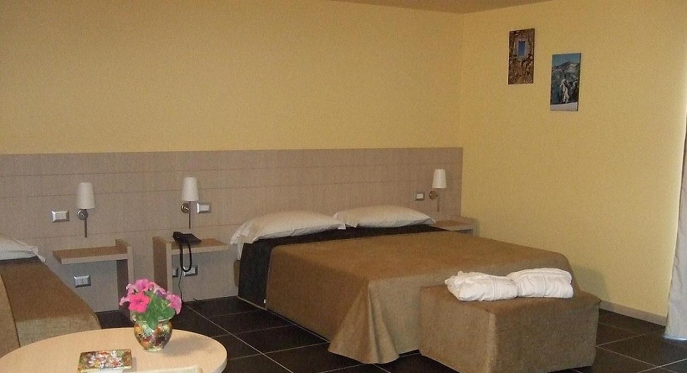 Economy Double or Twin Room photo 3