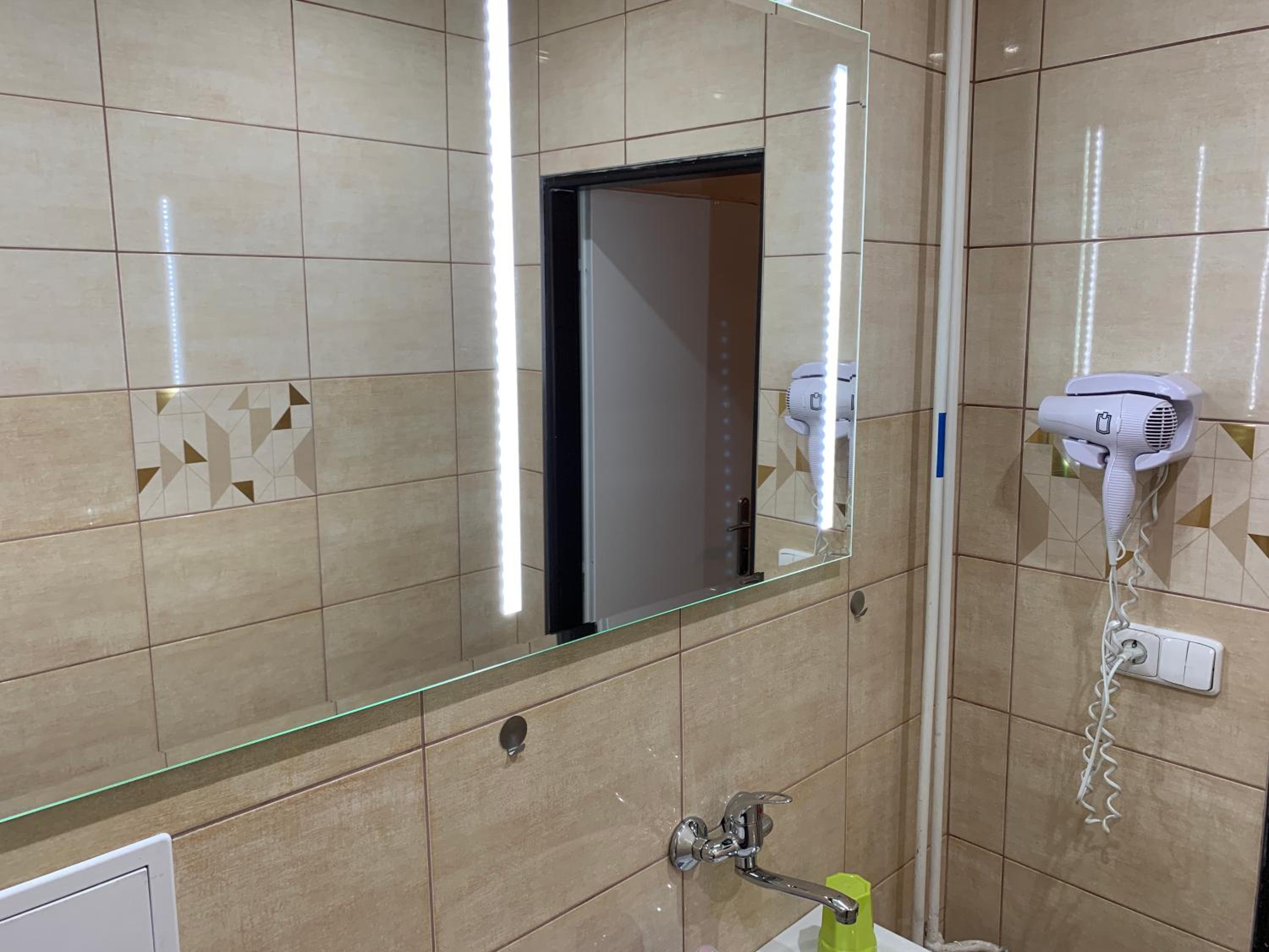 Quadruple Room with Private External Bathroom - Photo 7