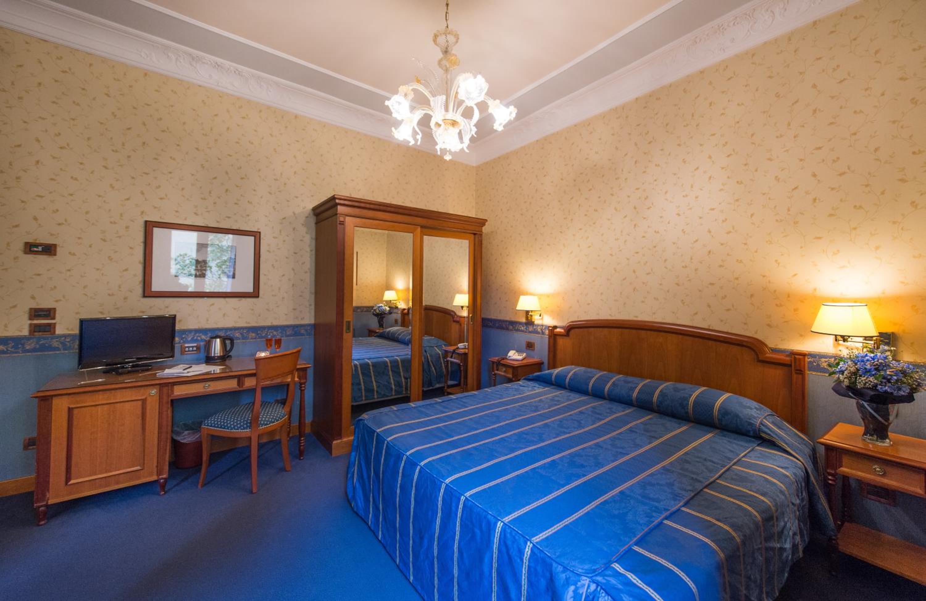 Queen Room - Disability Access
