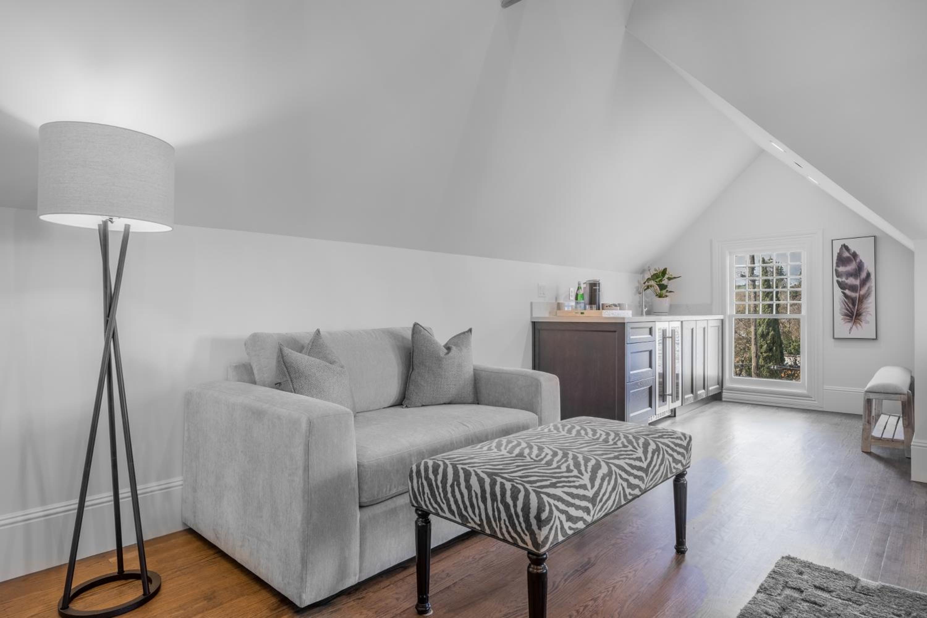 Superior King Suite - Photo 4
