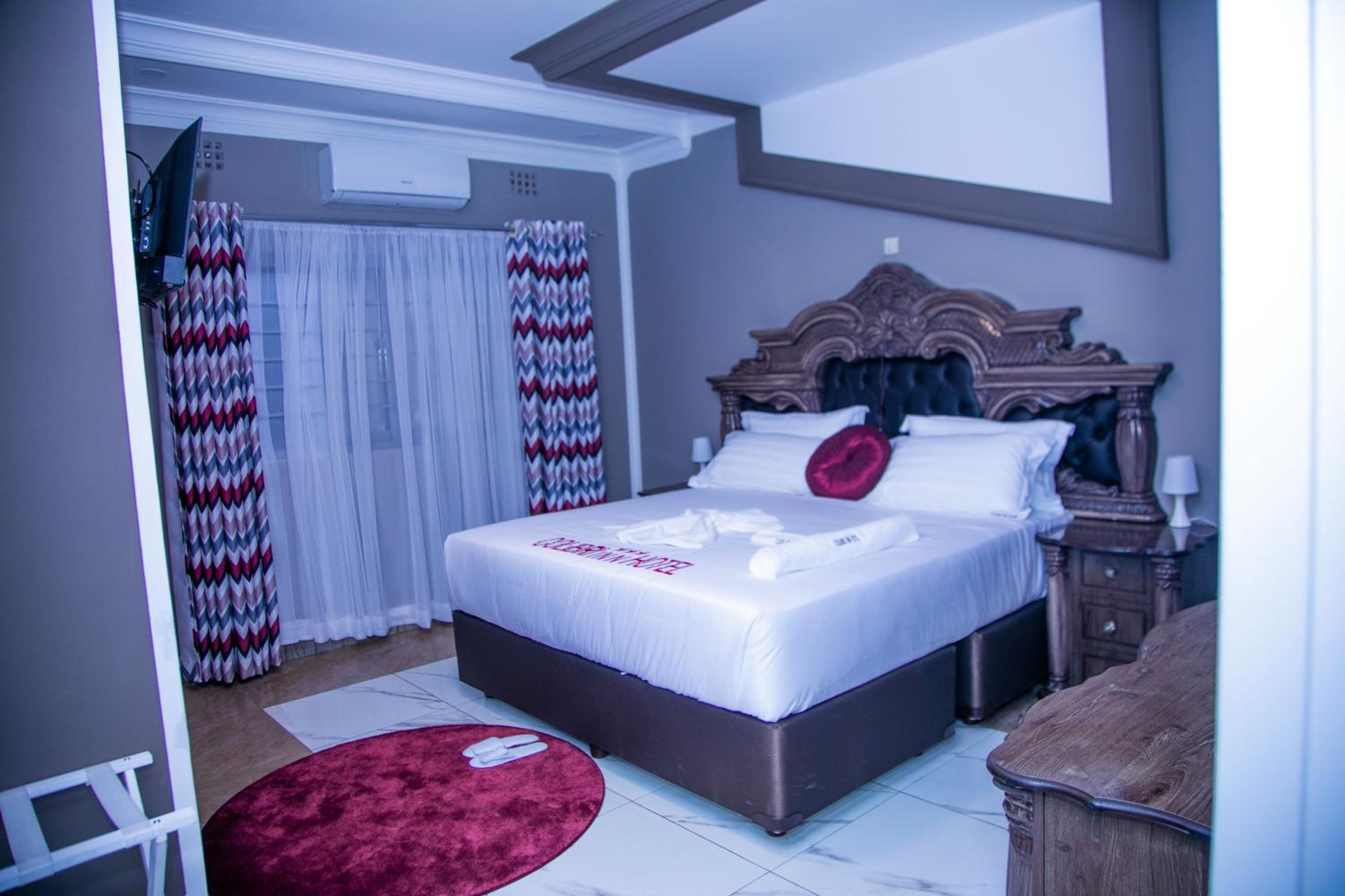 Deluxe Suite photo 2