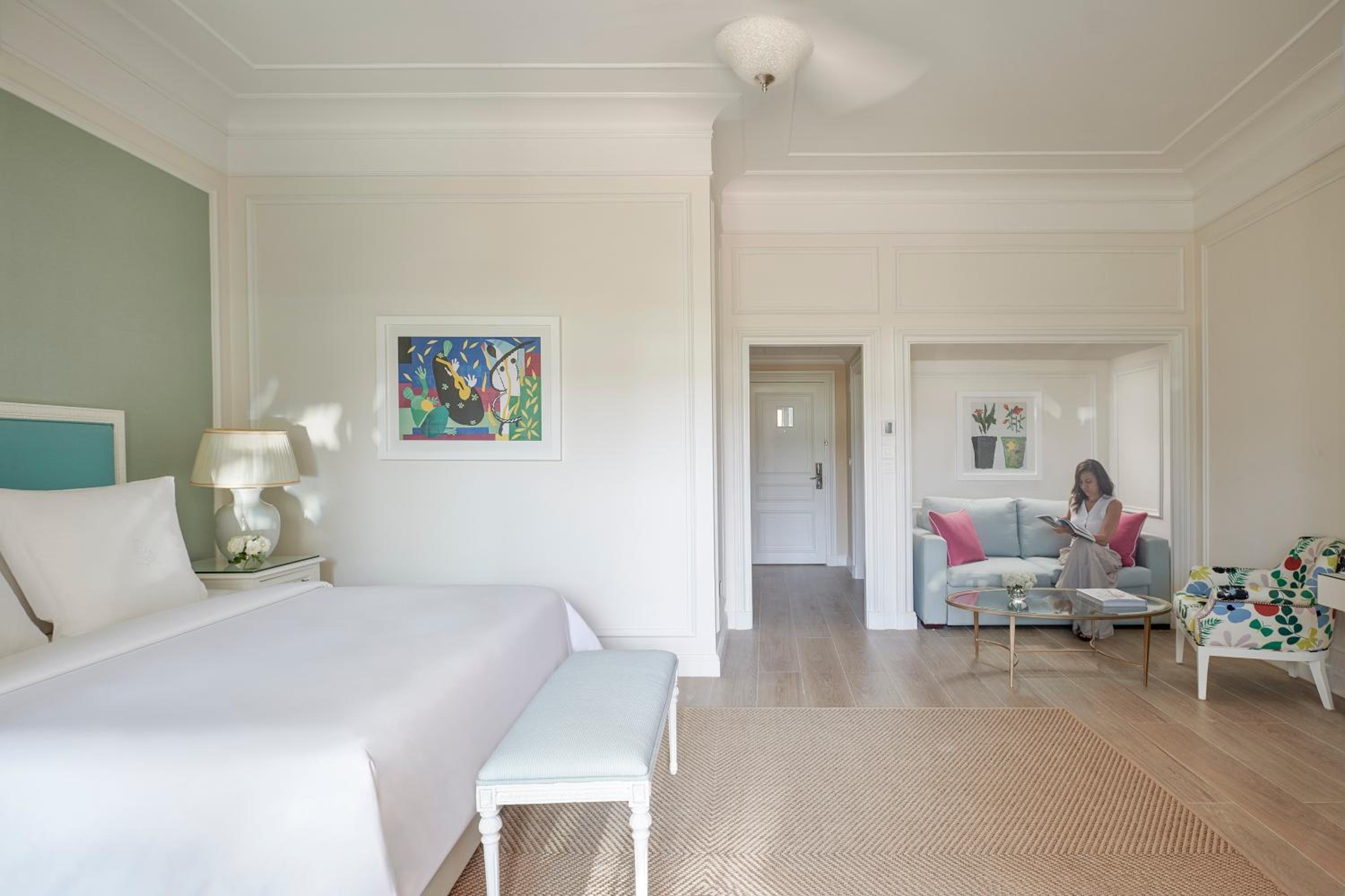 Pool Terrace Room king bed - Photo 3