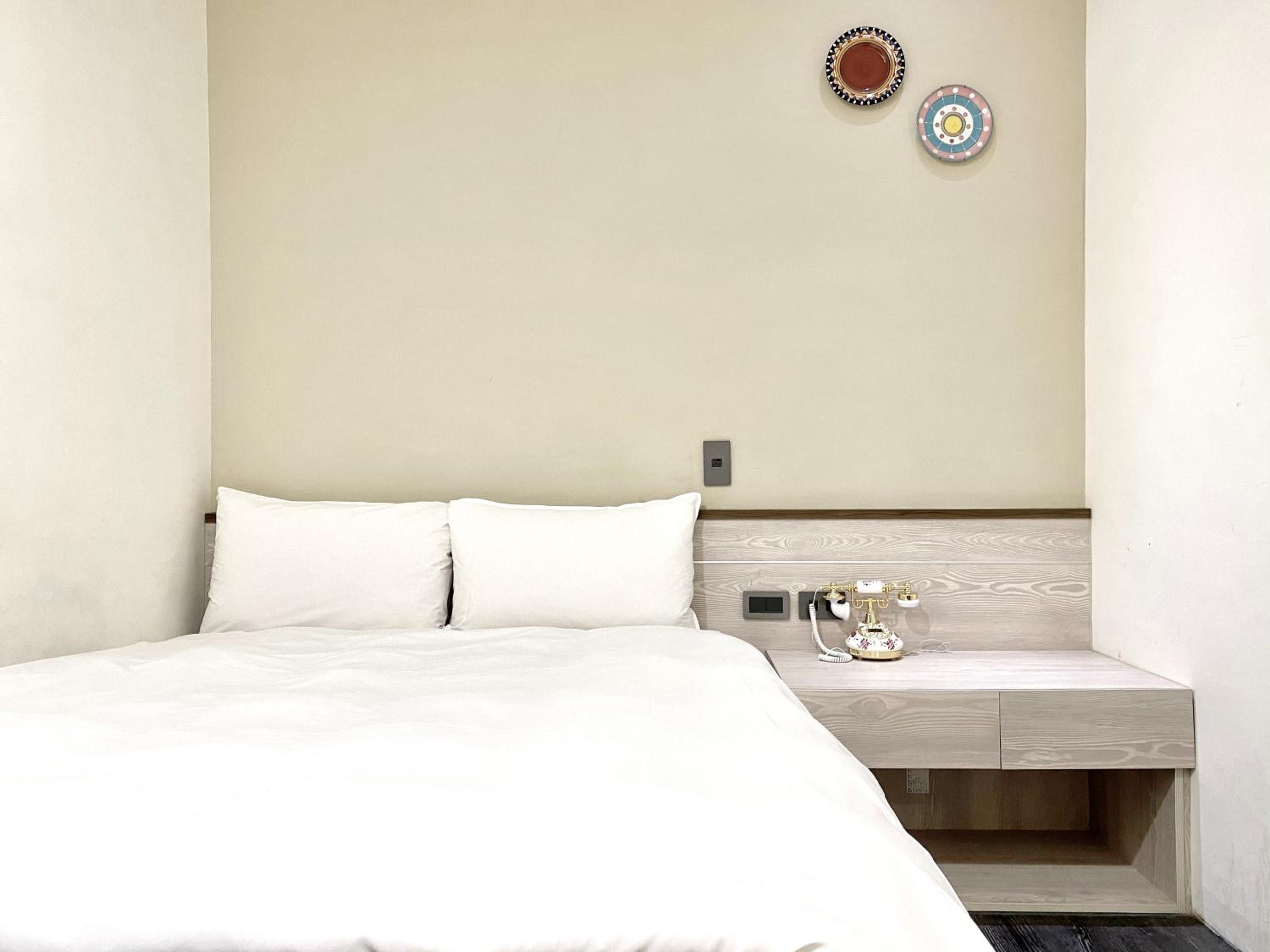 Economy Double Room photo 2
