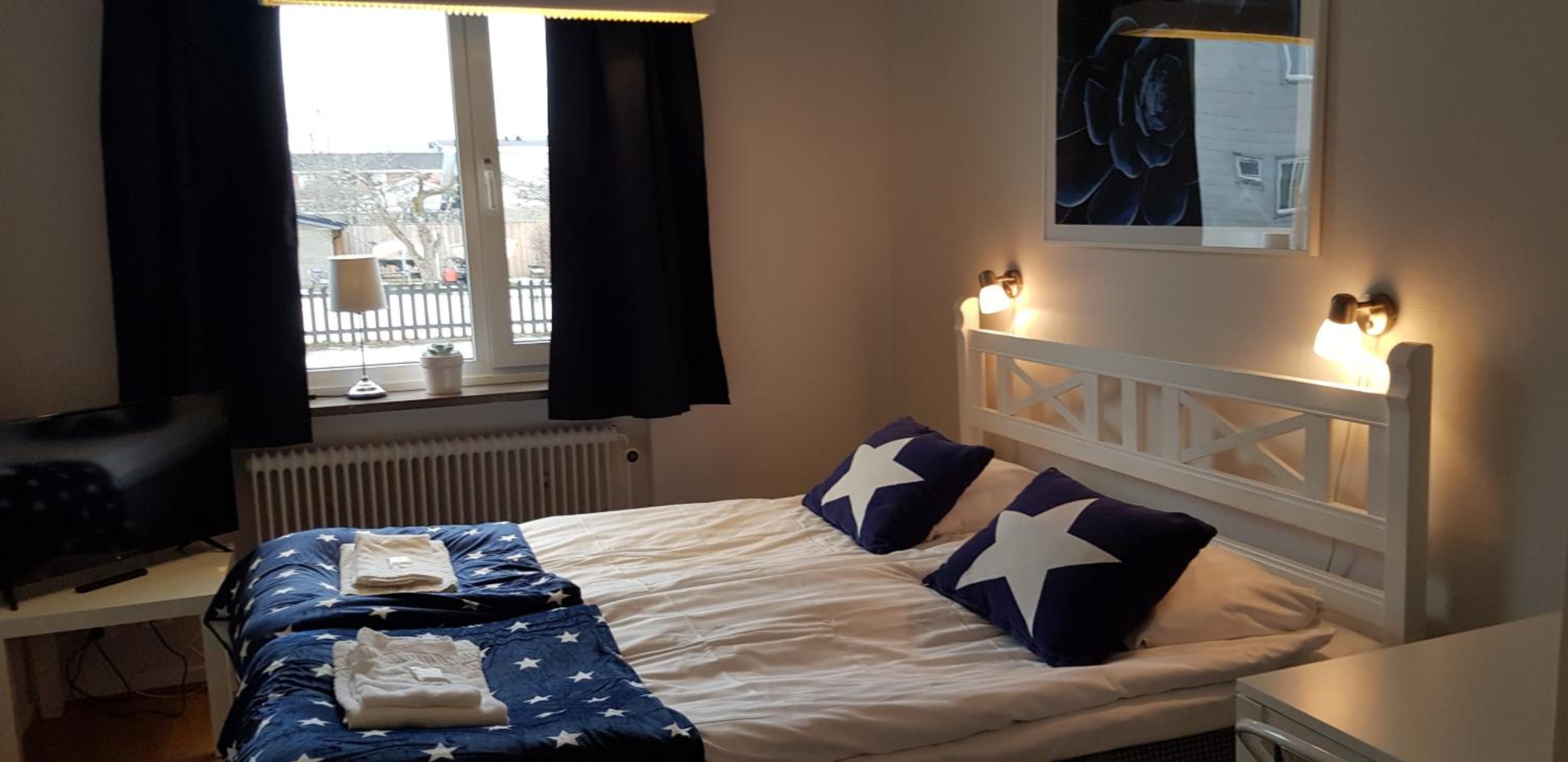 Standard Twin Room with shared shower