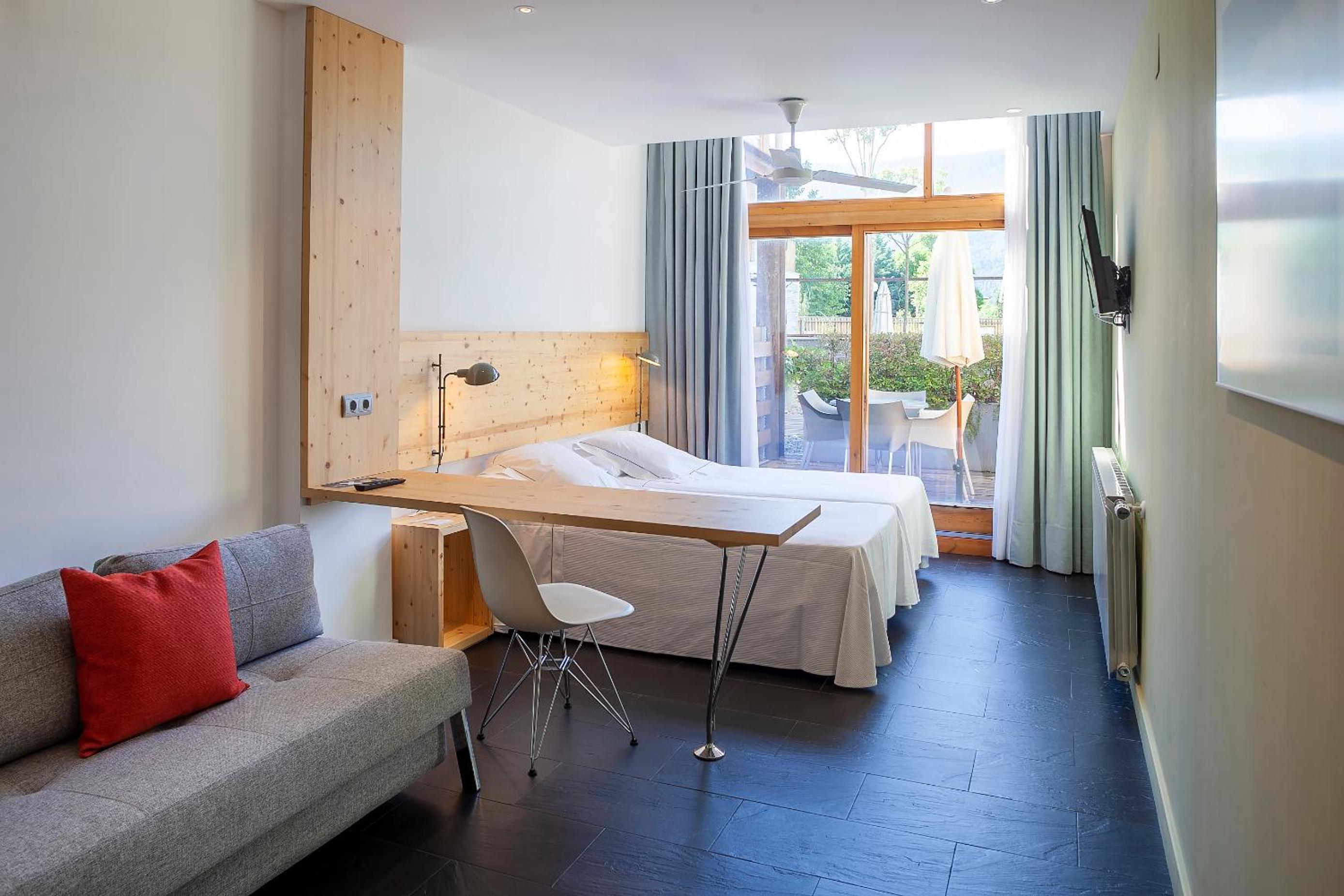 Large Double or Twin Room - Photo 1