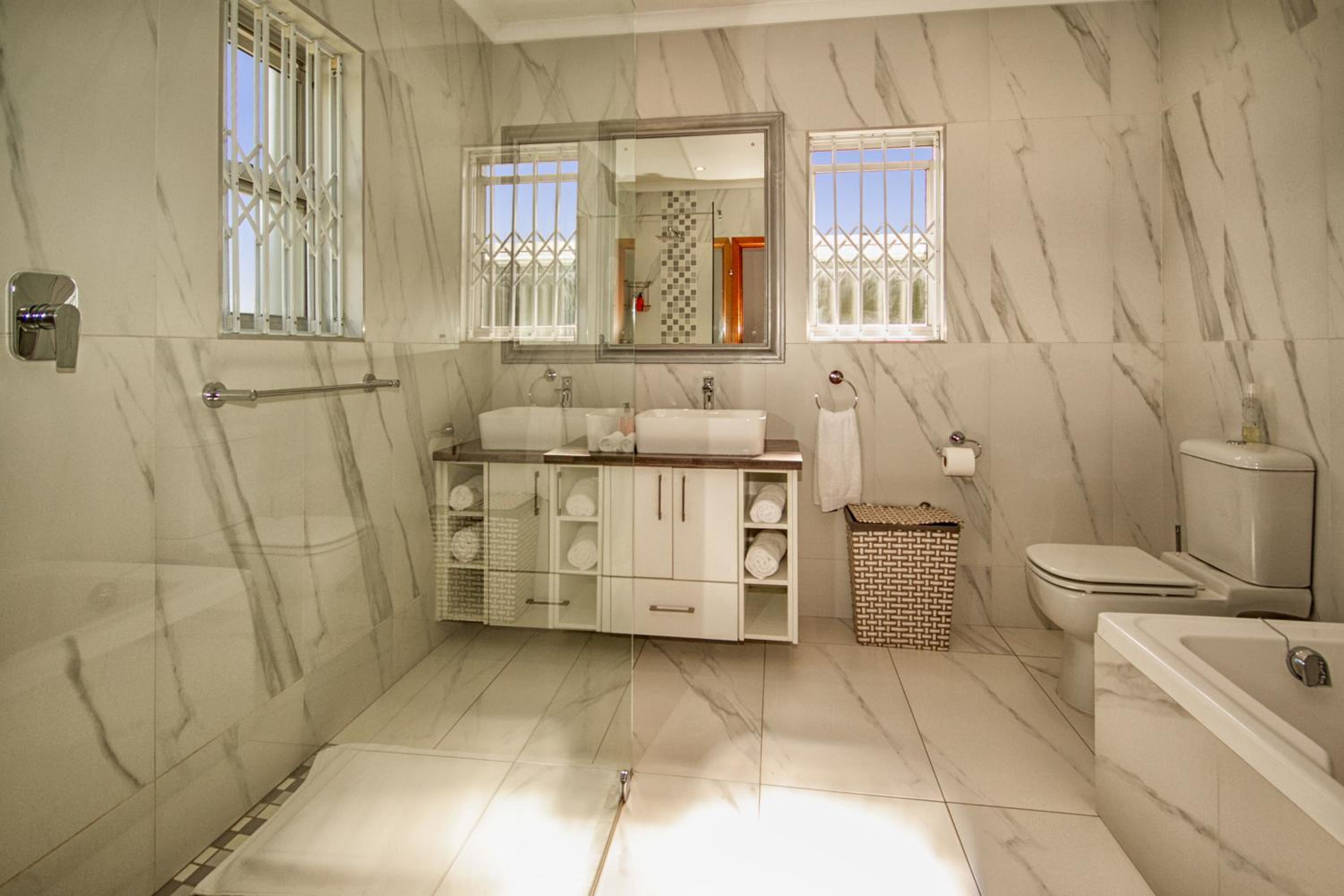 Superior Queen Room - Photo 12