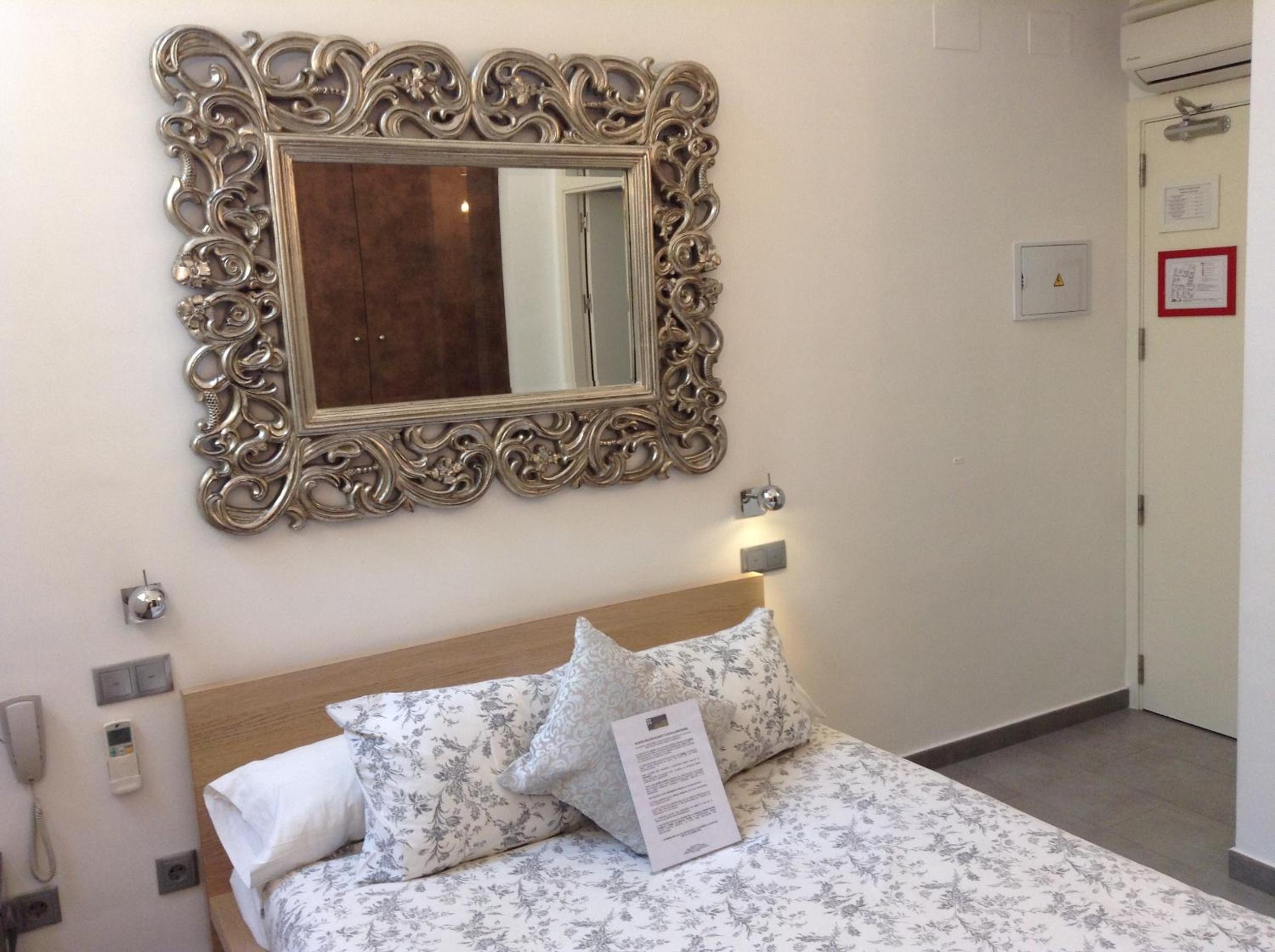 Economy Double Room - Photo 1