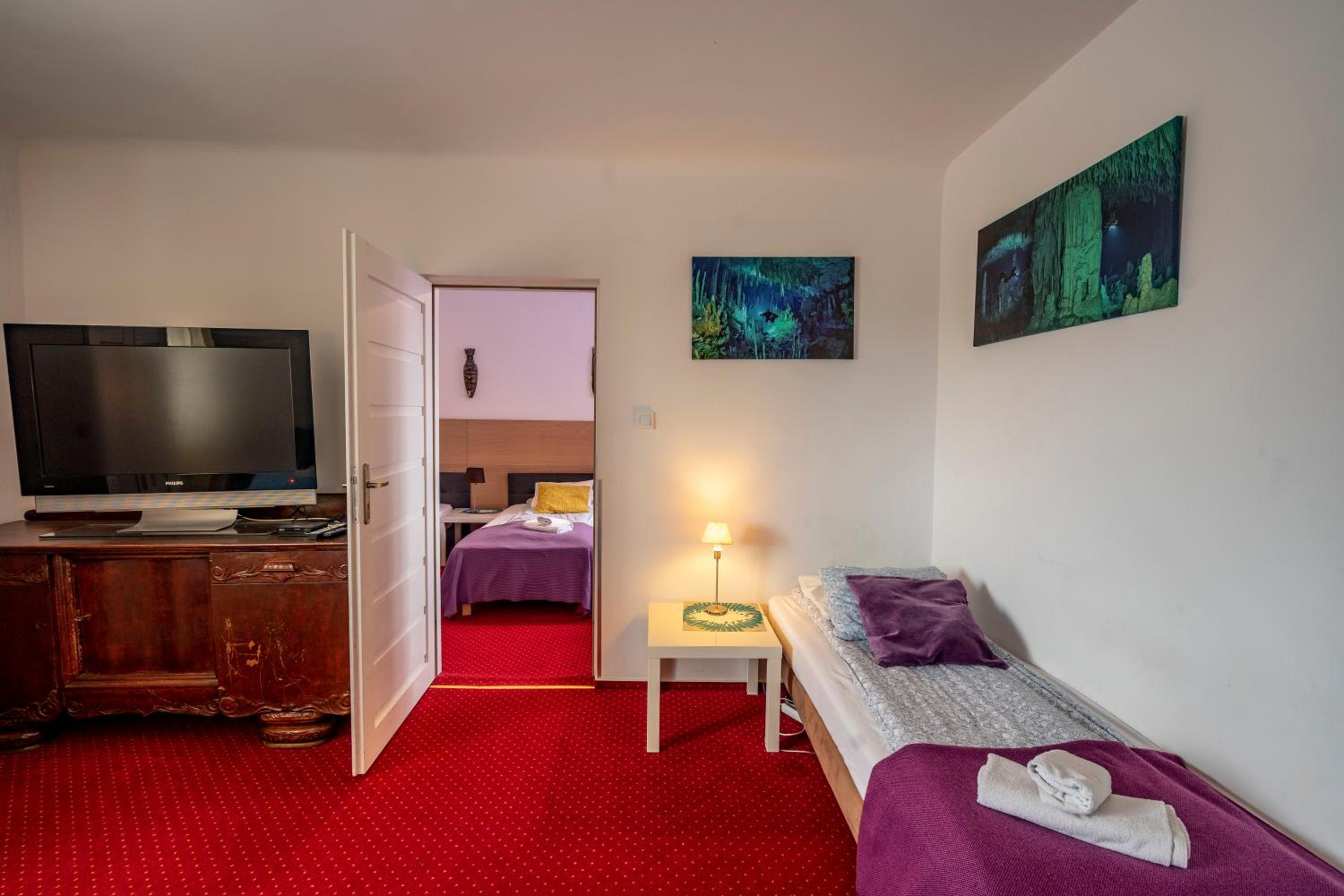 Cottage (5 Adults)
