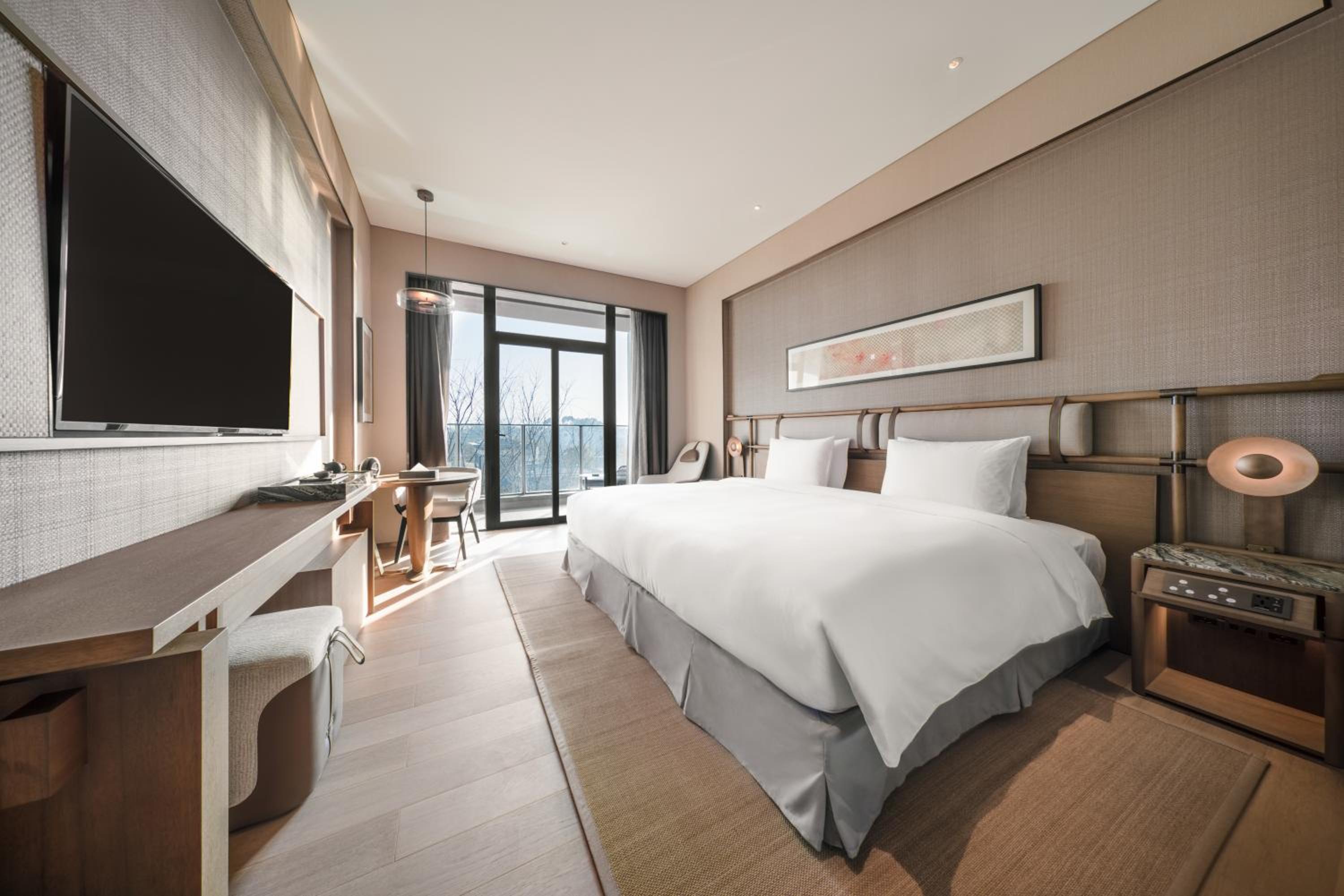 Deluxe King Room with Garden View - Photo 1
