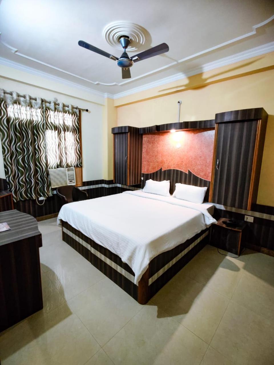 Budget Double Room - Photo 2