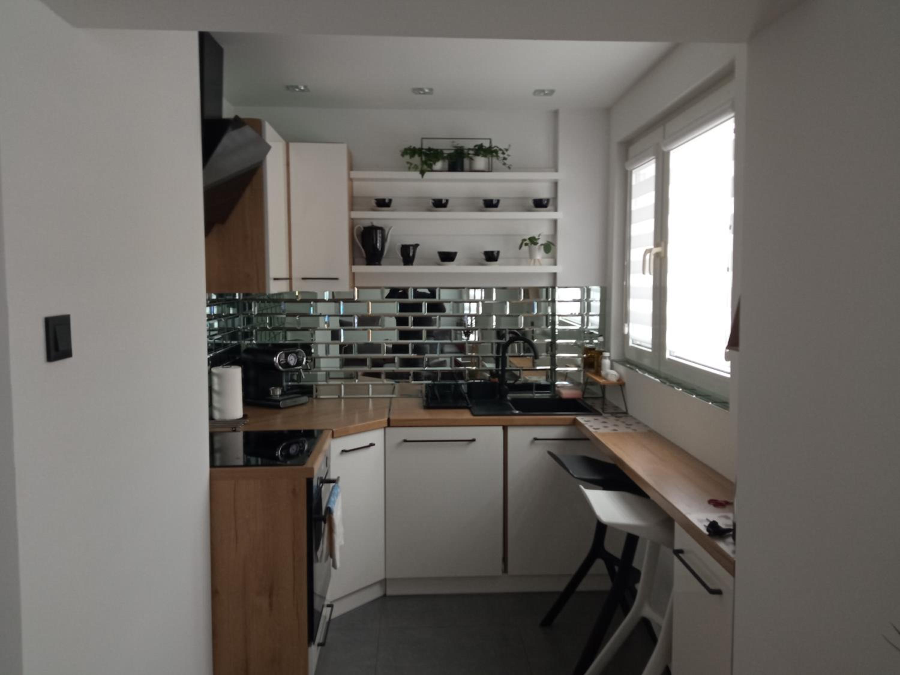One-Bedroom Apartment photo 3