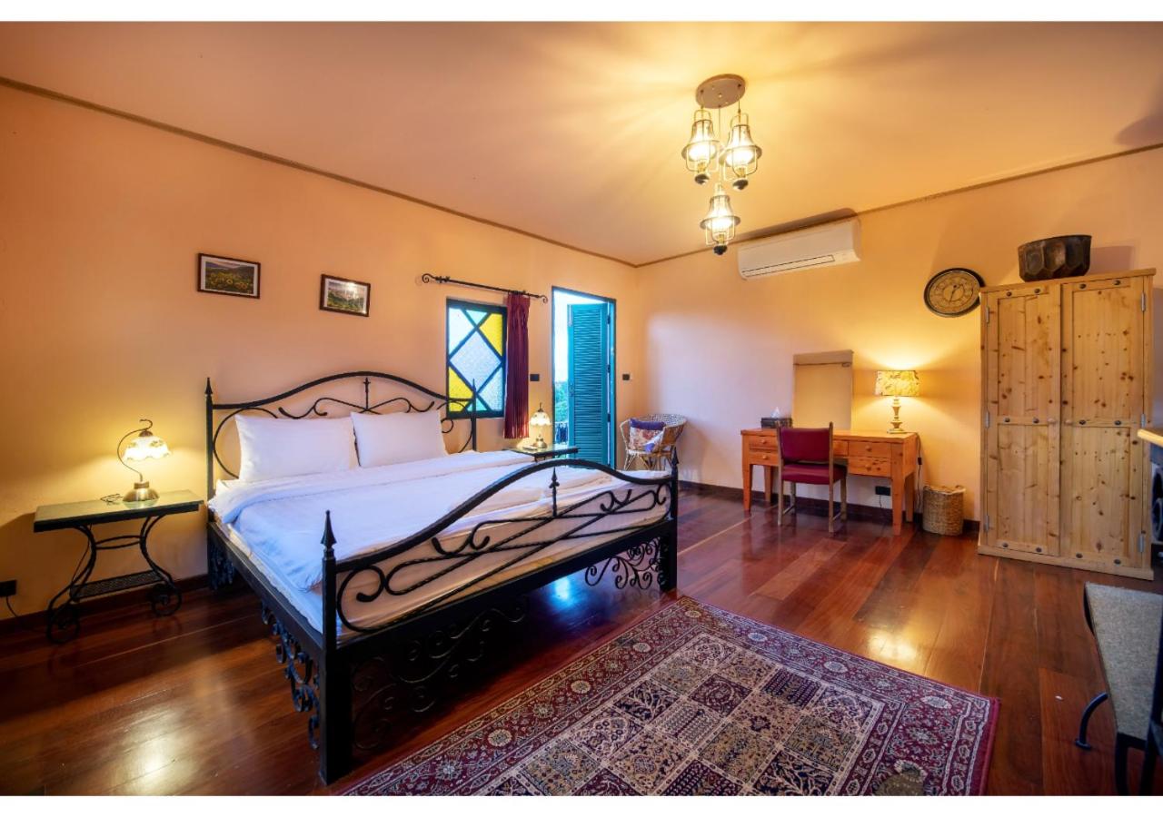Double Room with Mountain View - Photo 11