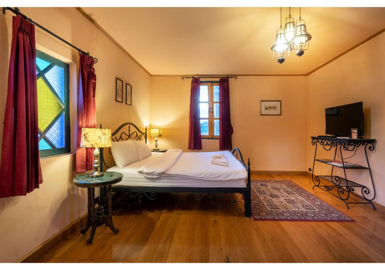 Double Room with Mountain View - Photo 10
