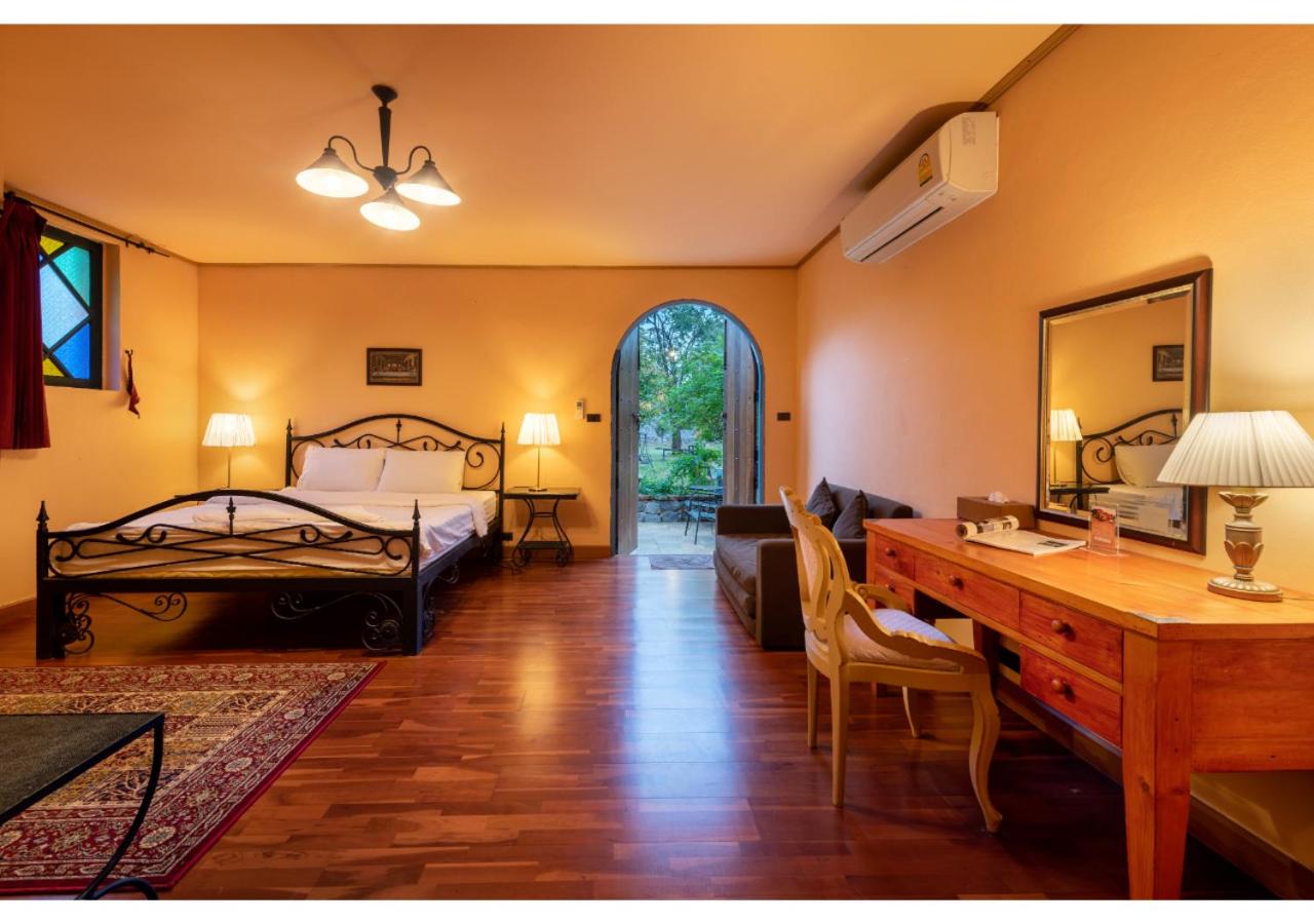 Double Room with Mountain View - Photo 9
