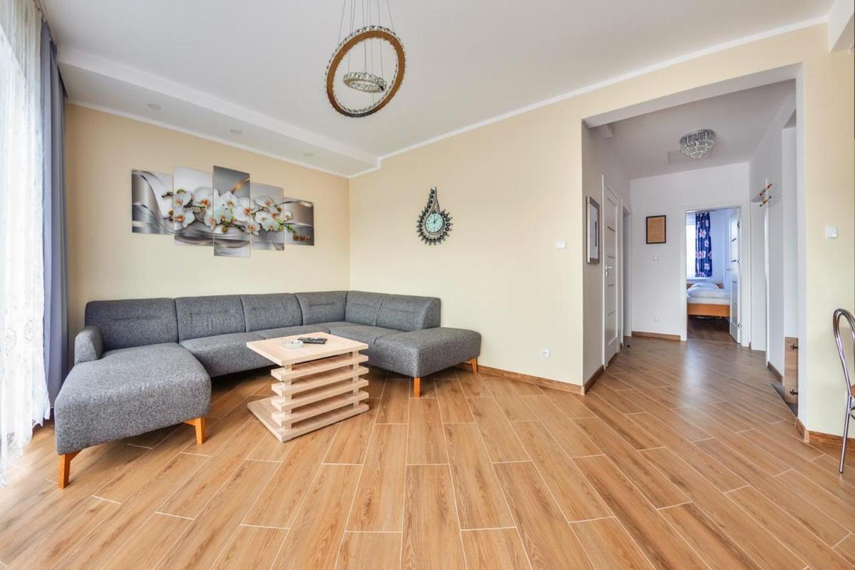 Three-Bedroom Apartment photo 2