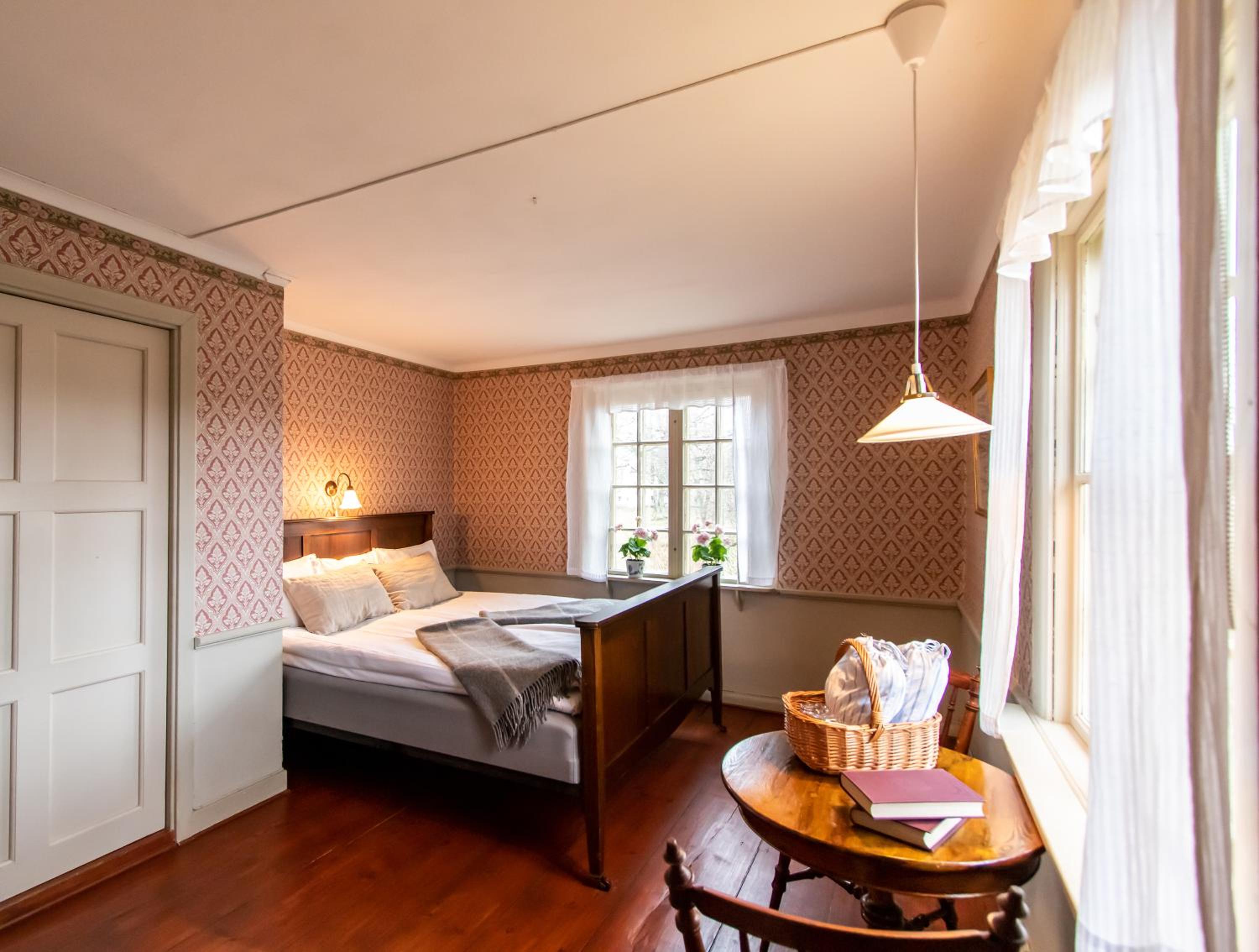 Standard Double Room with Shared Bathroom photo 1