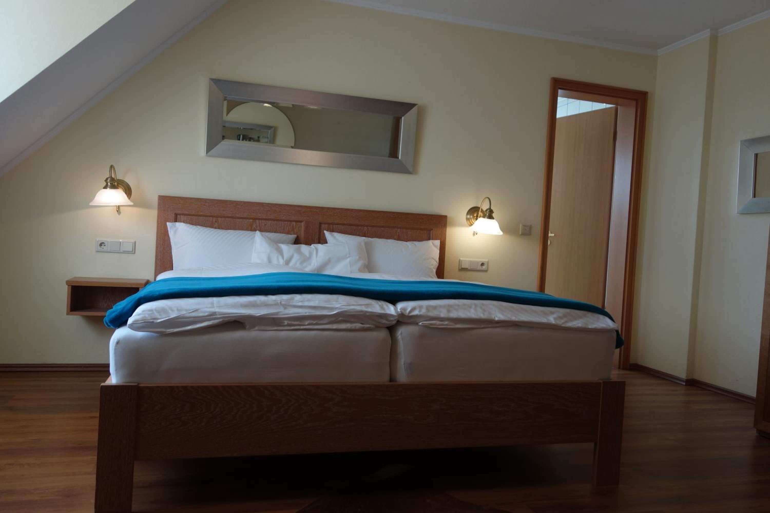  Double Room with Street View - Photo 9