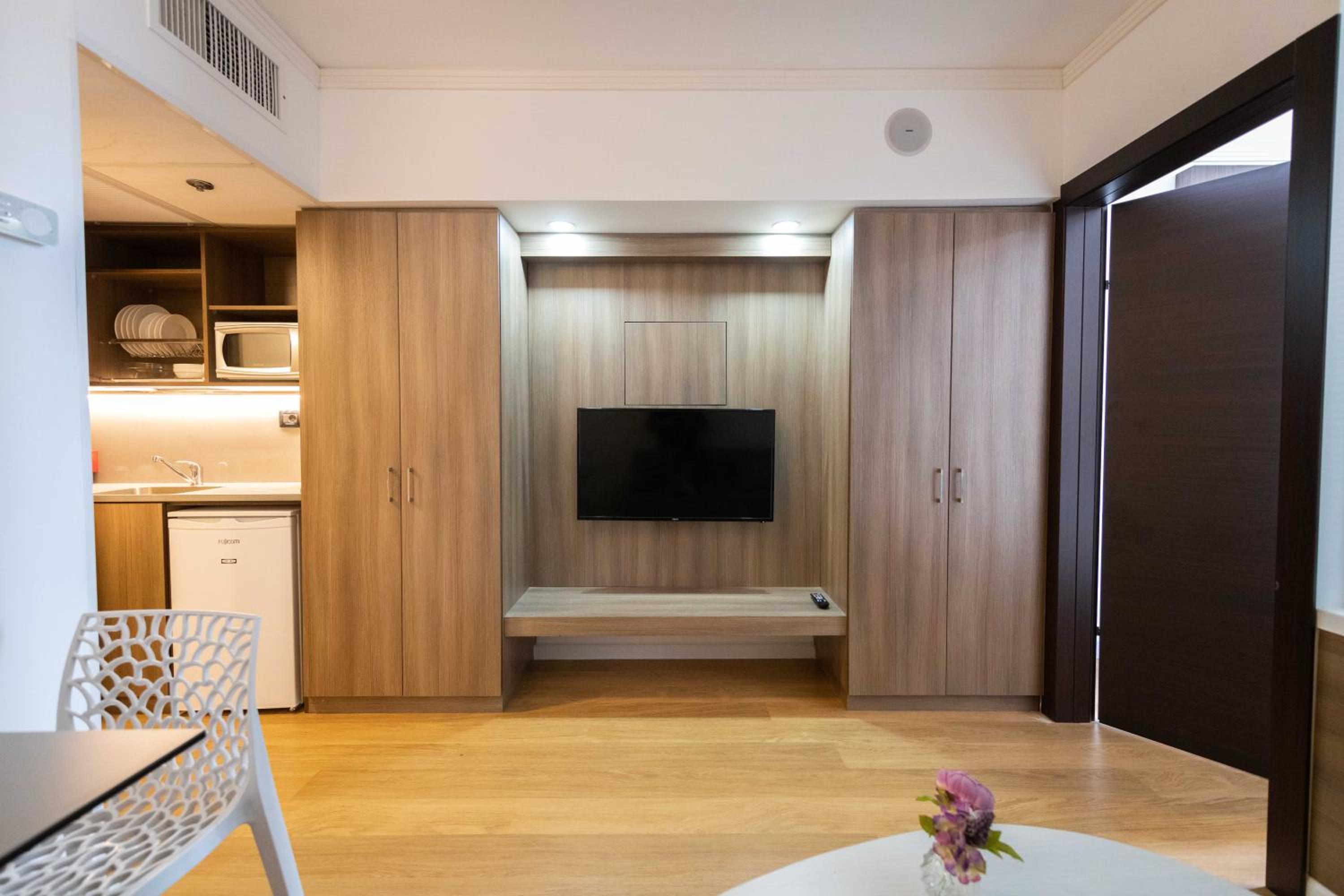 Deluxe Studio With Balcony photo 1