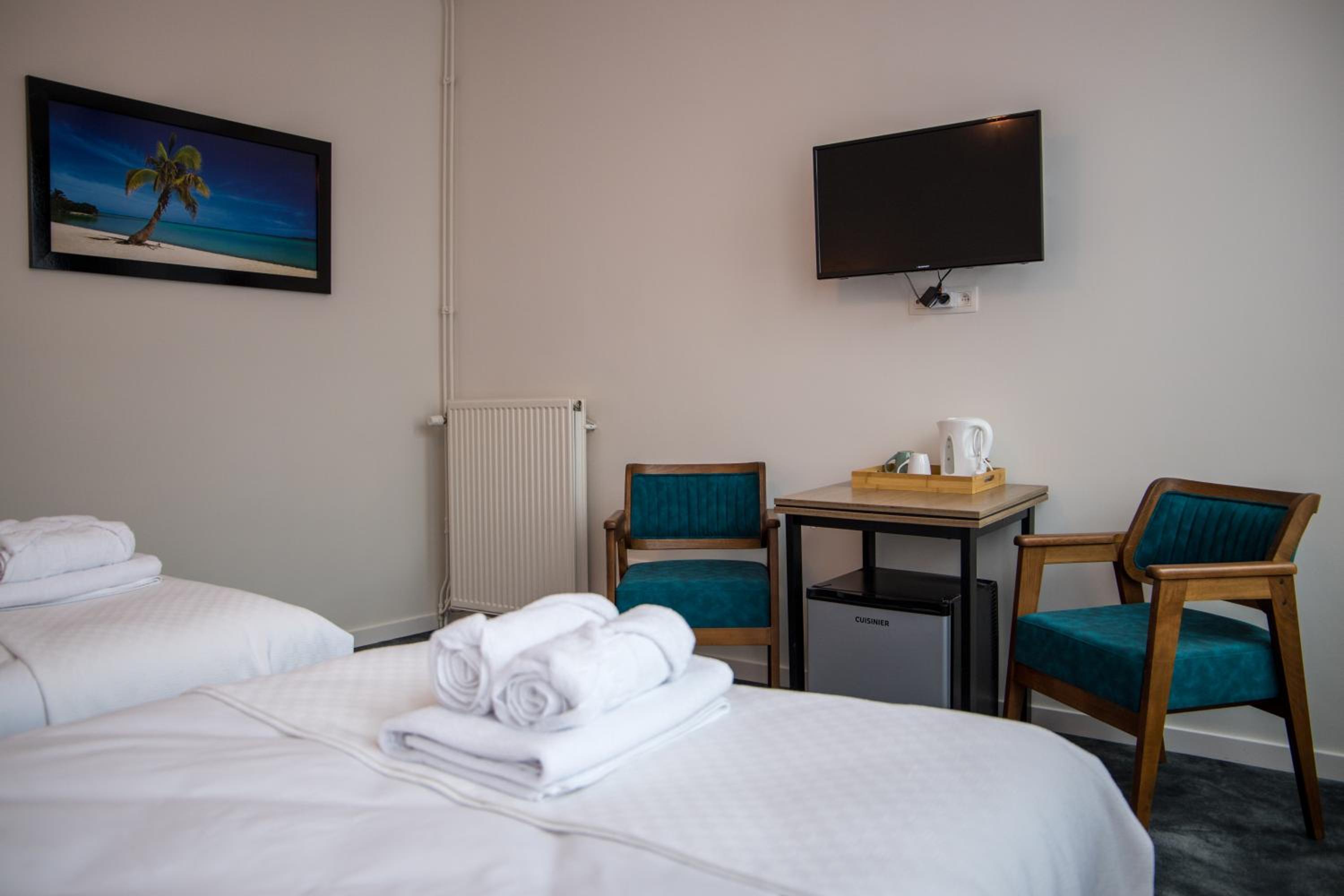 Deluxe Twin Room - Photo 8