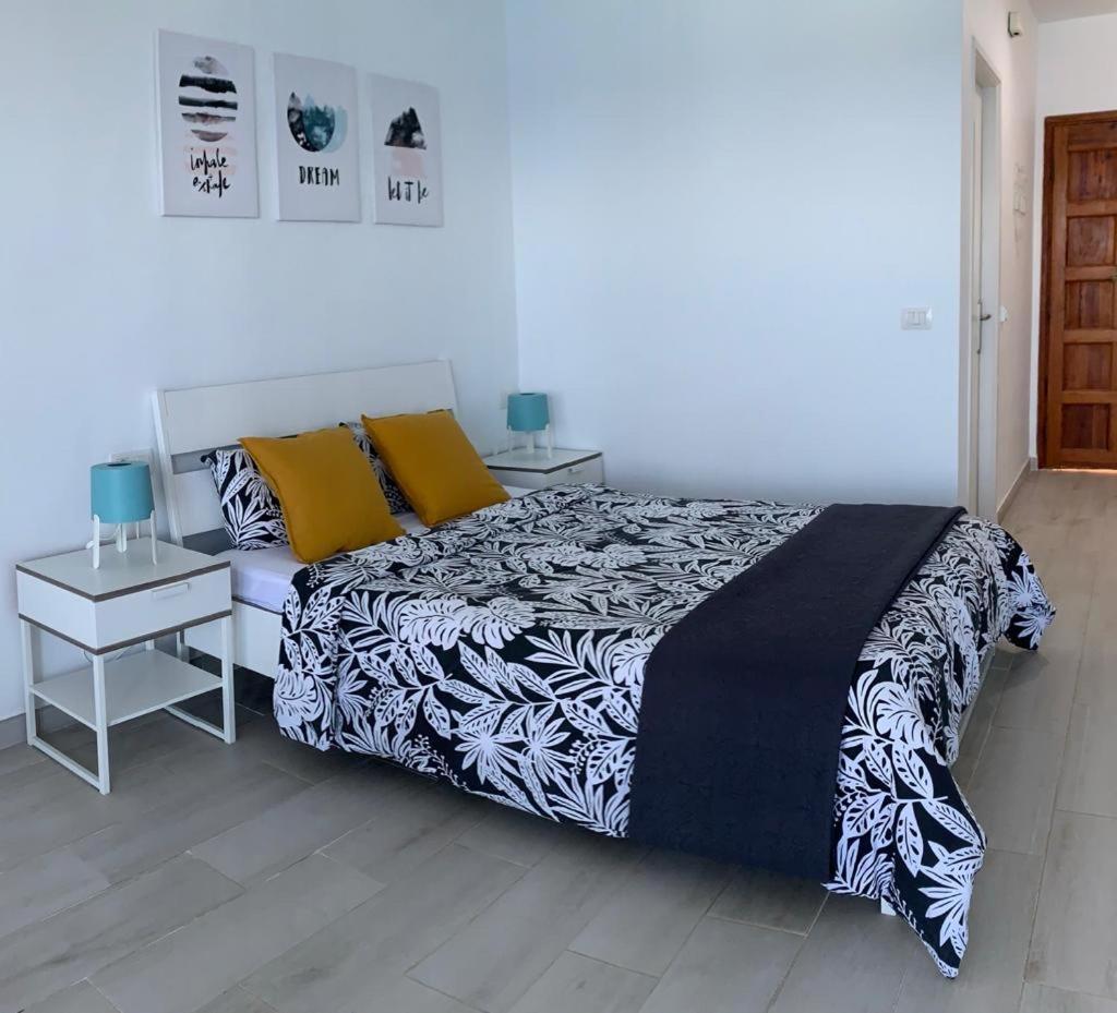 Studio Apartment with Sea View