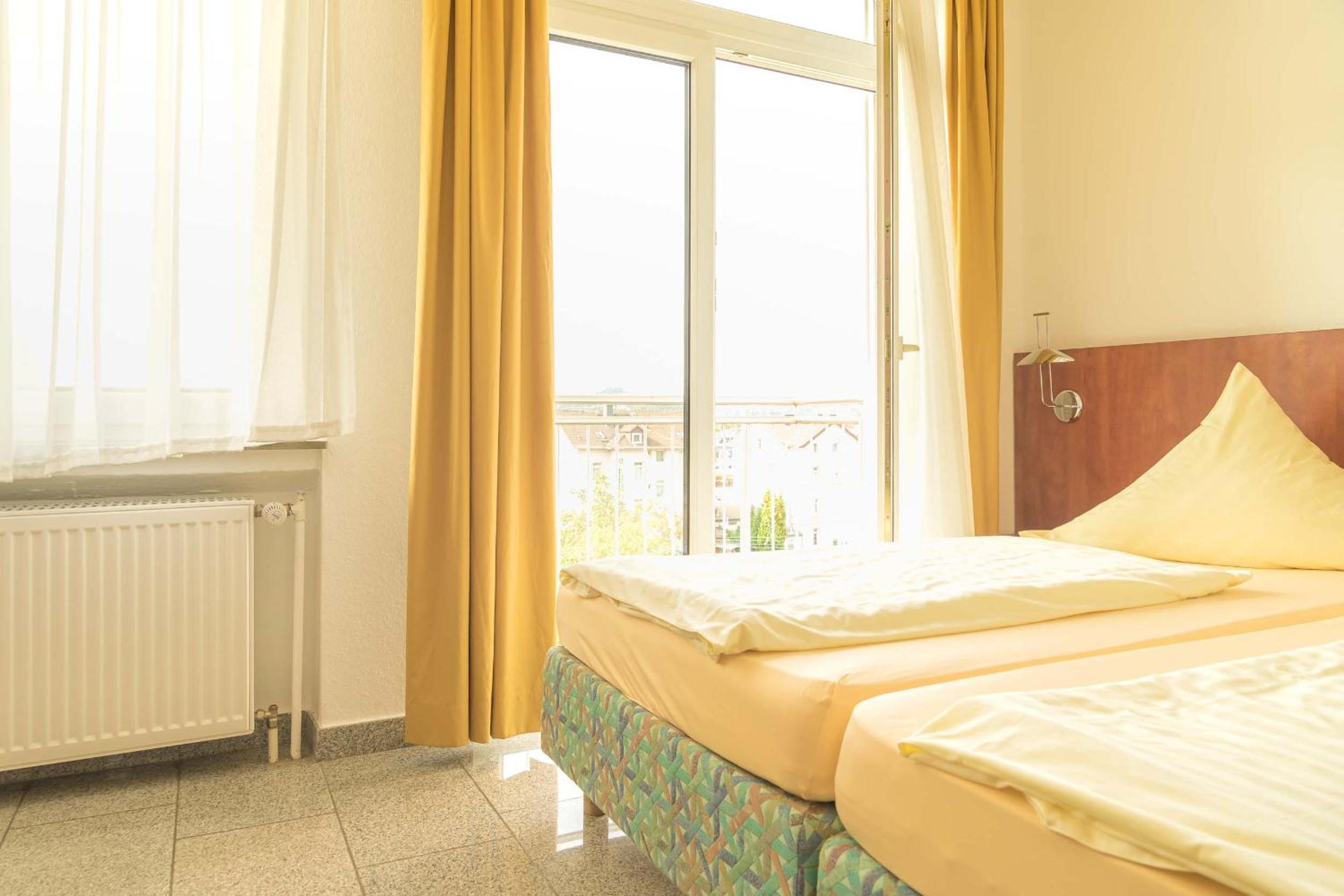 Double Room - Photo 5