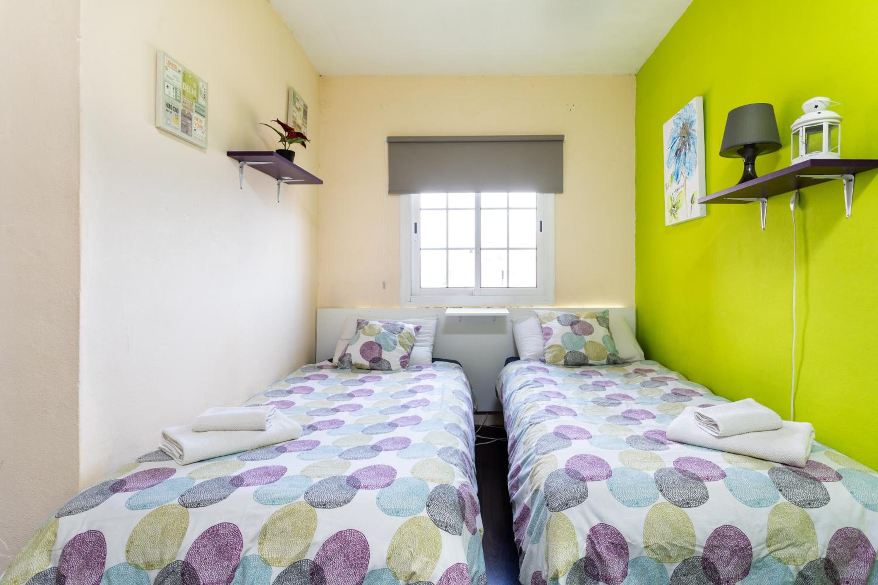Twin Room with Shared Bathroom photo 3