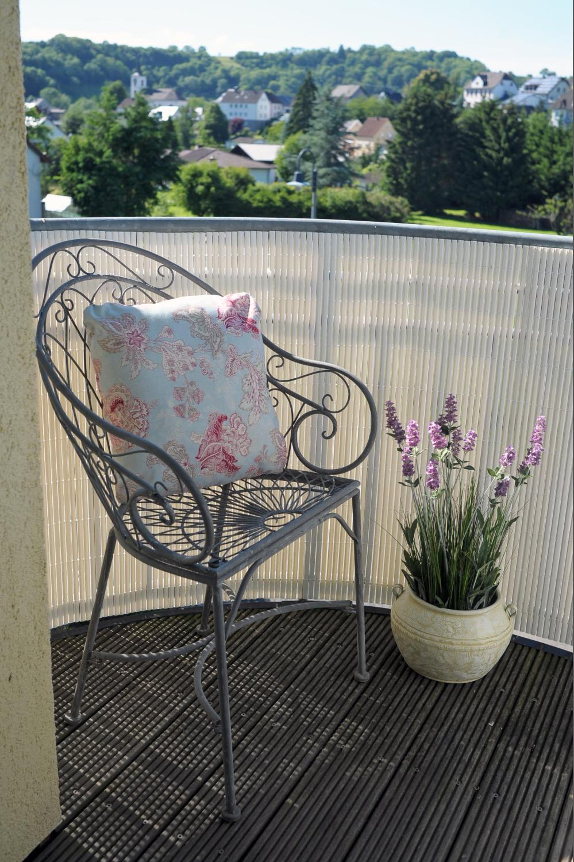 Apartment with Balcony photo 2