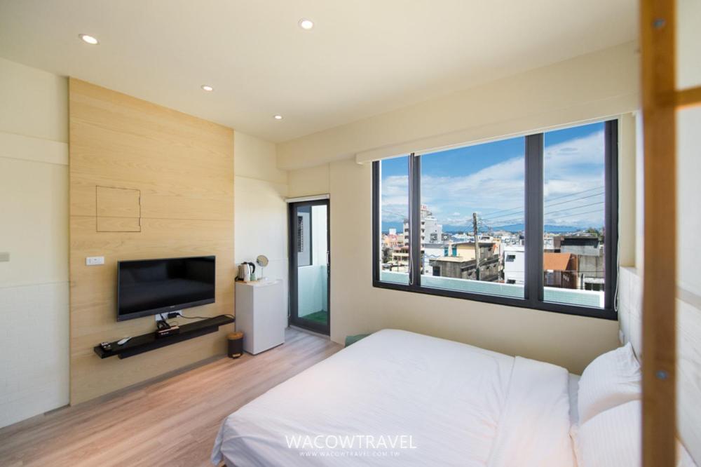 Queen Room with Balcony photo 2