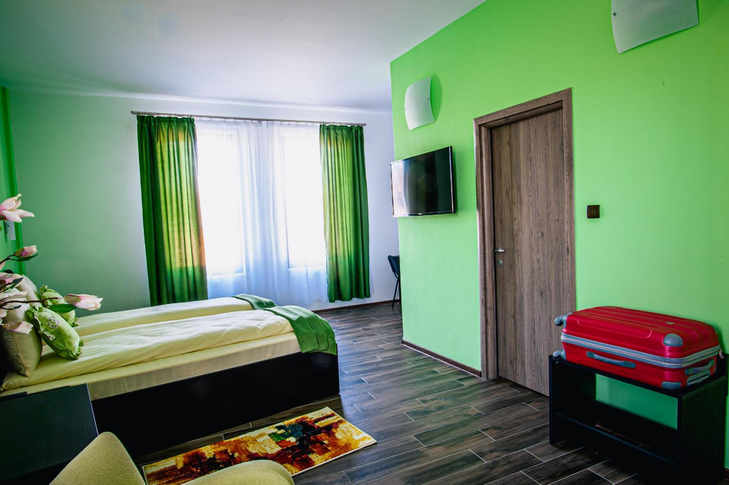 Superior King Room - Photo 3